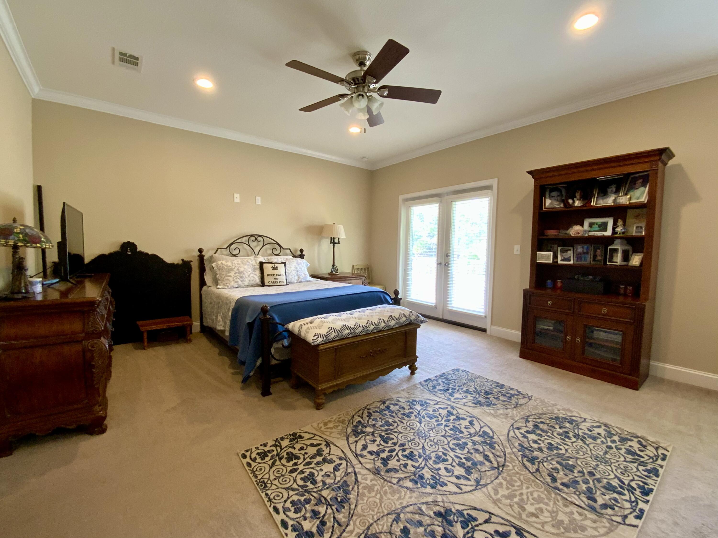 YACHT CLUB ESTATES - Residential