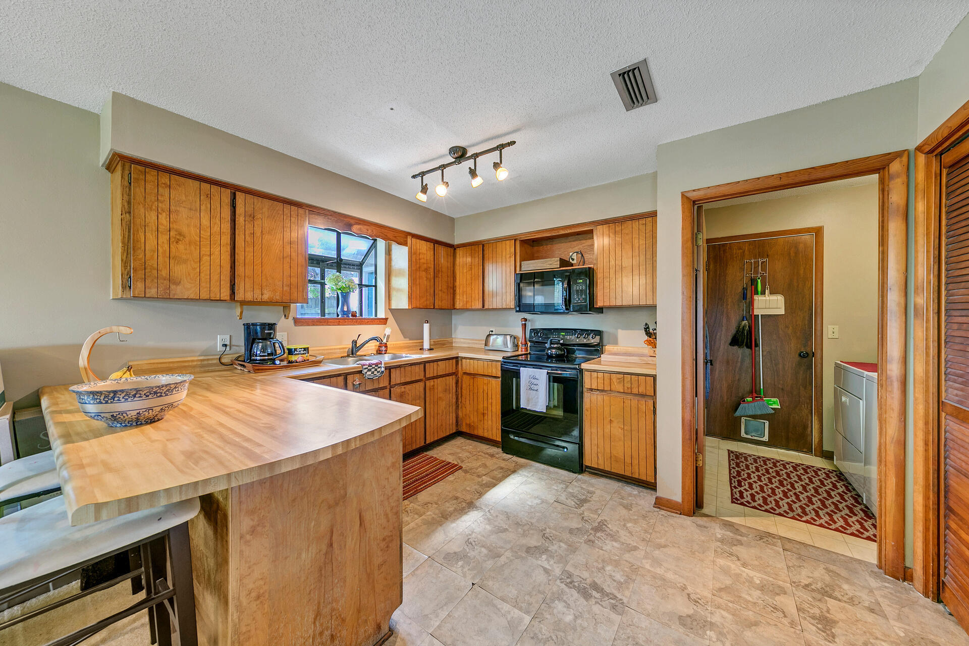 GULF MANOR 1ST ADDN - Residential