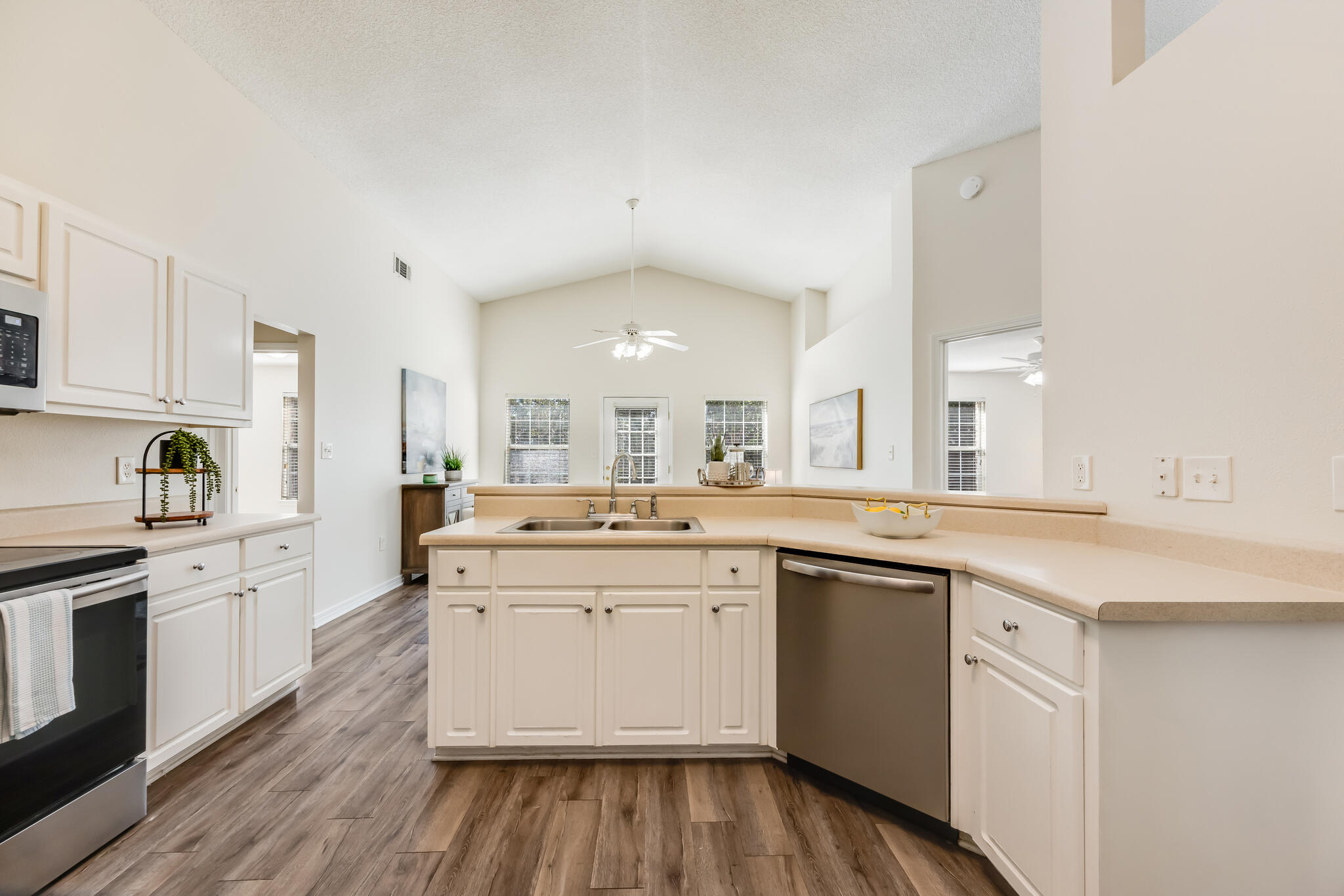 MARSH HARBOR - Residential