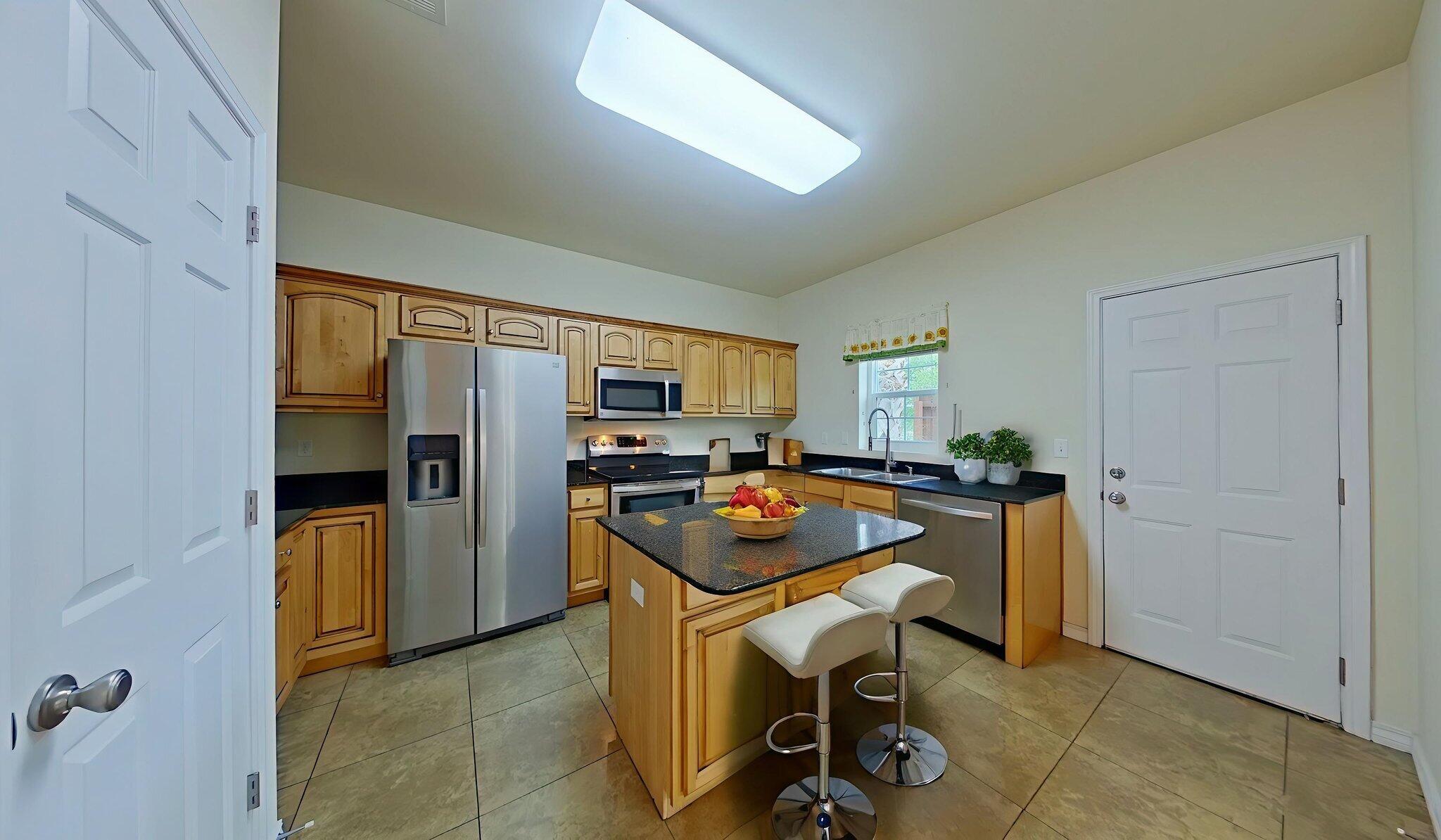 MERIDIAN SQUARE T/H - Residential