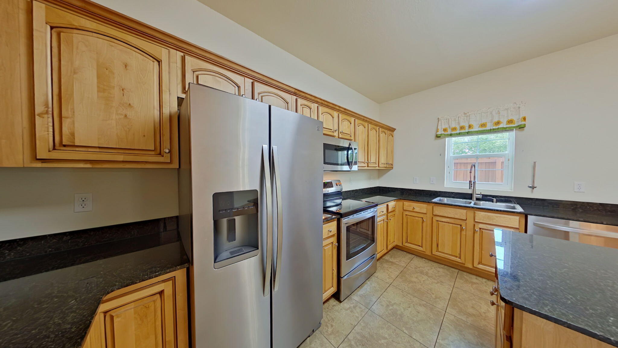 MERIDIAN SQUARE T/H - Residential