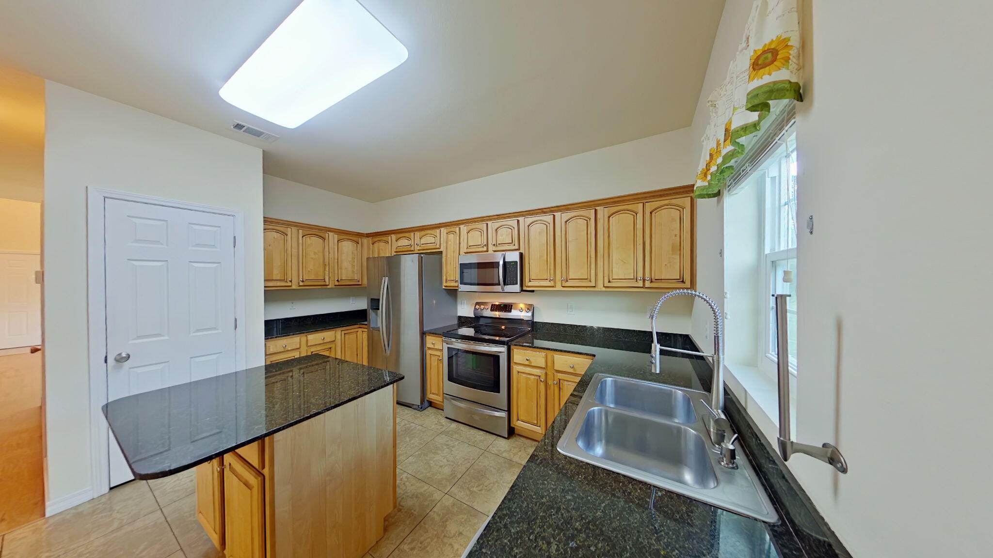 MERIDIAN SQUARE T/H - Residential