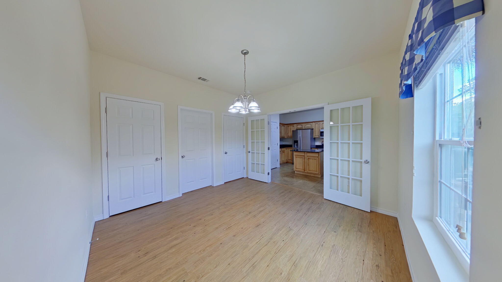 MERIDIAN SQUARE T/H - Residential