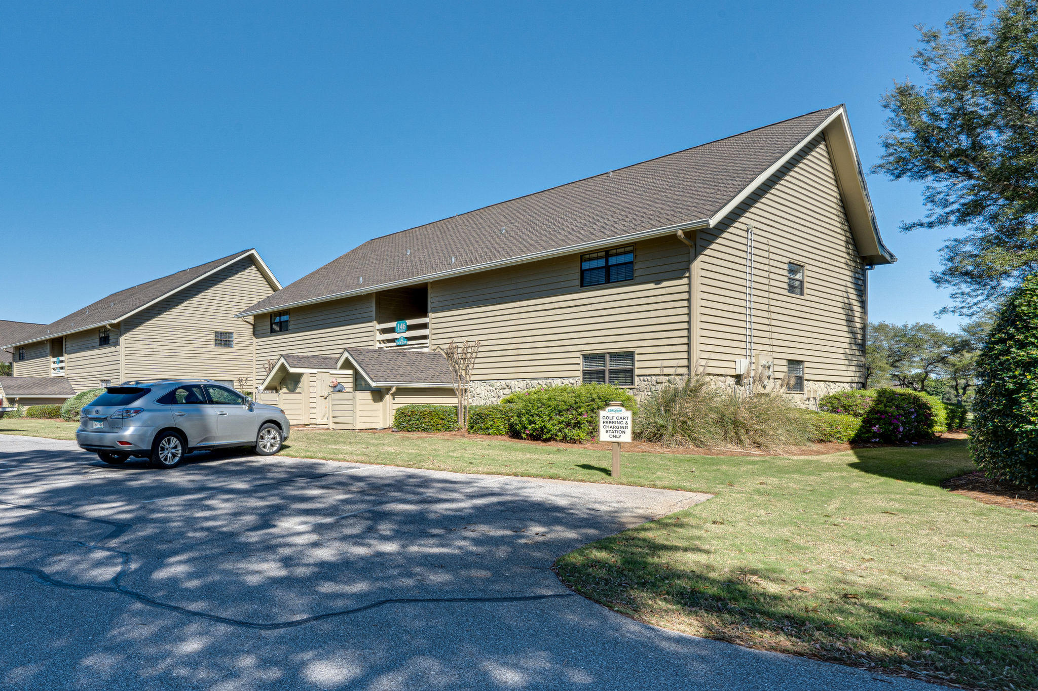 SEASCAPE CONDO GARDEN VILLA - Residential