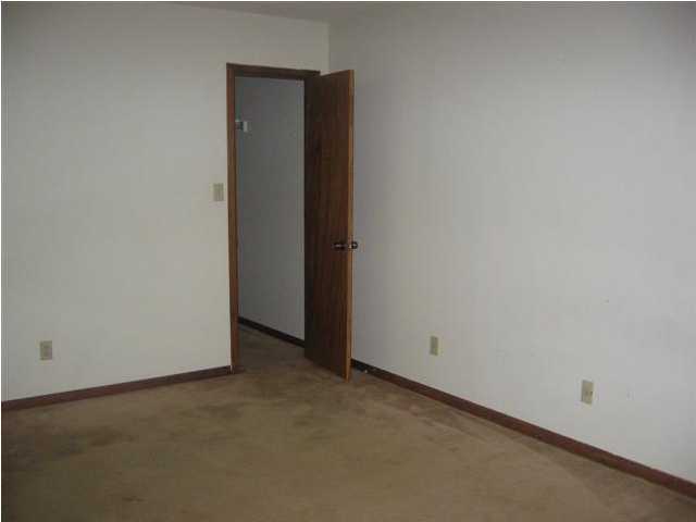 BELL-BROOK ESTATES 1ST ADDN - Residential Lease