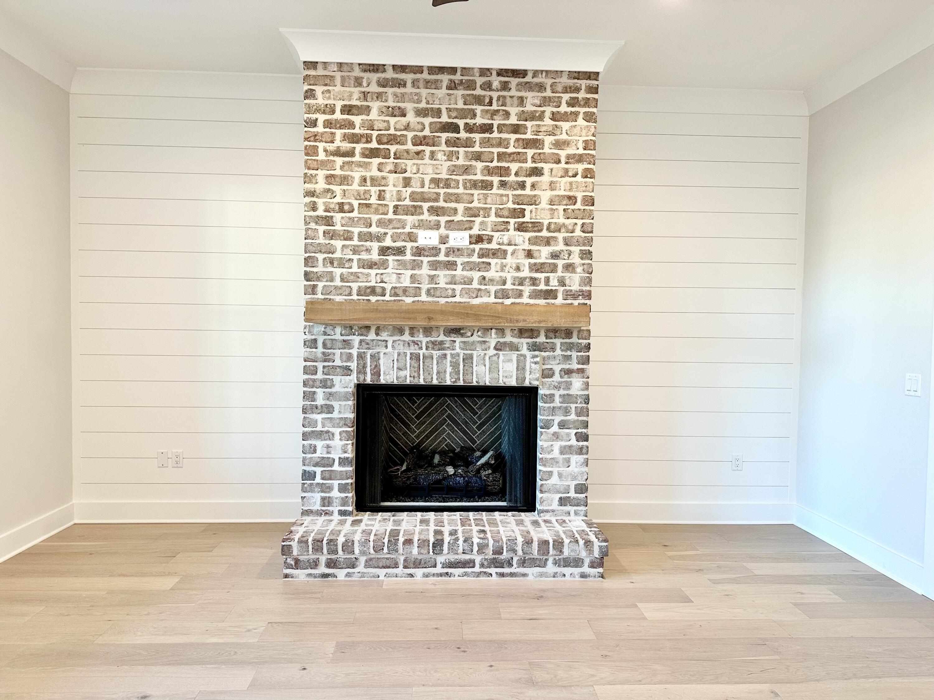 Deer Moss Creek - Residential