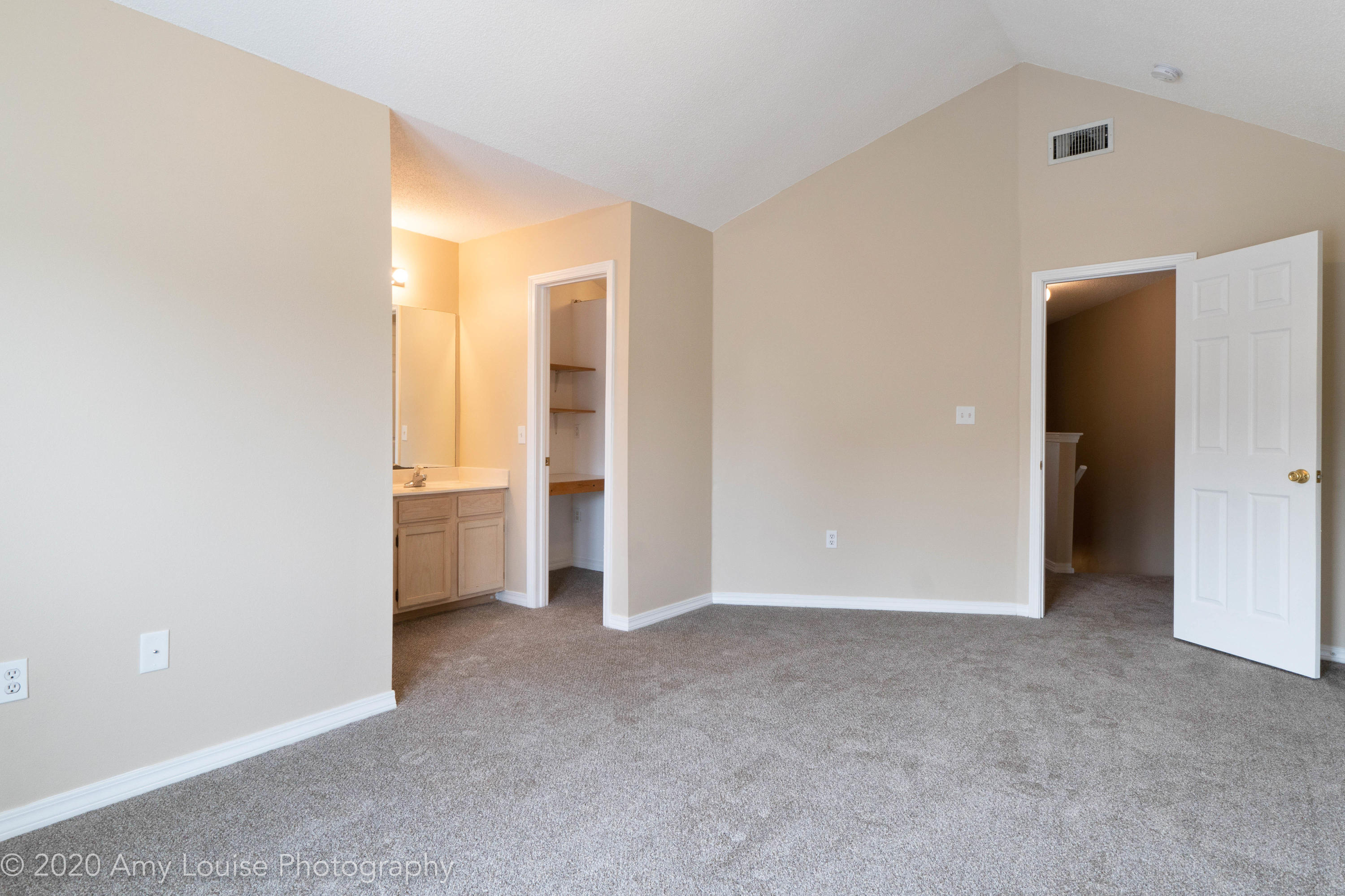 HIDDEN BAY VILLAGE - Residential