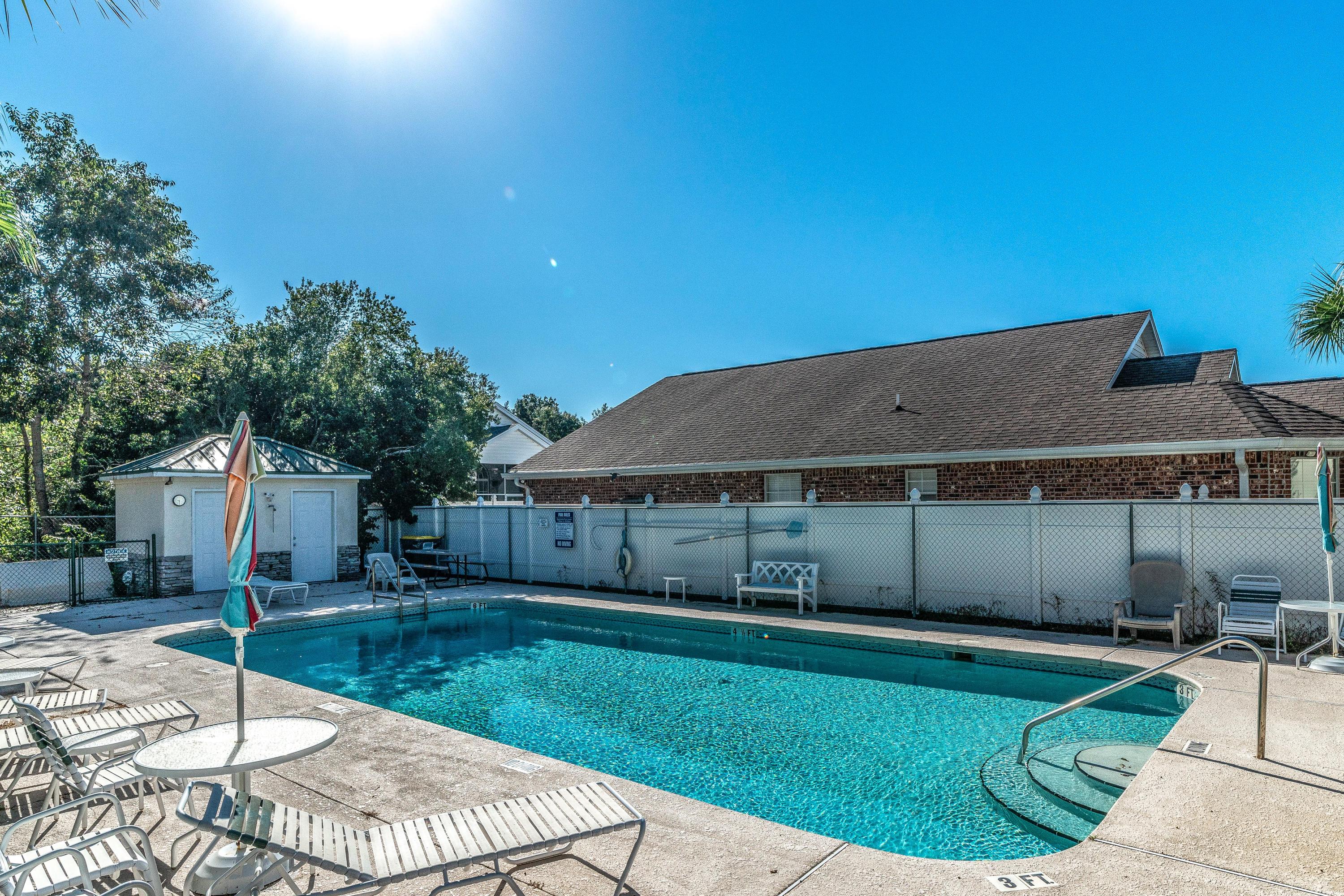 HIDDEN BAY VILLAGE - Residential