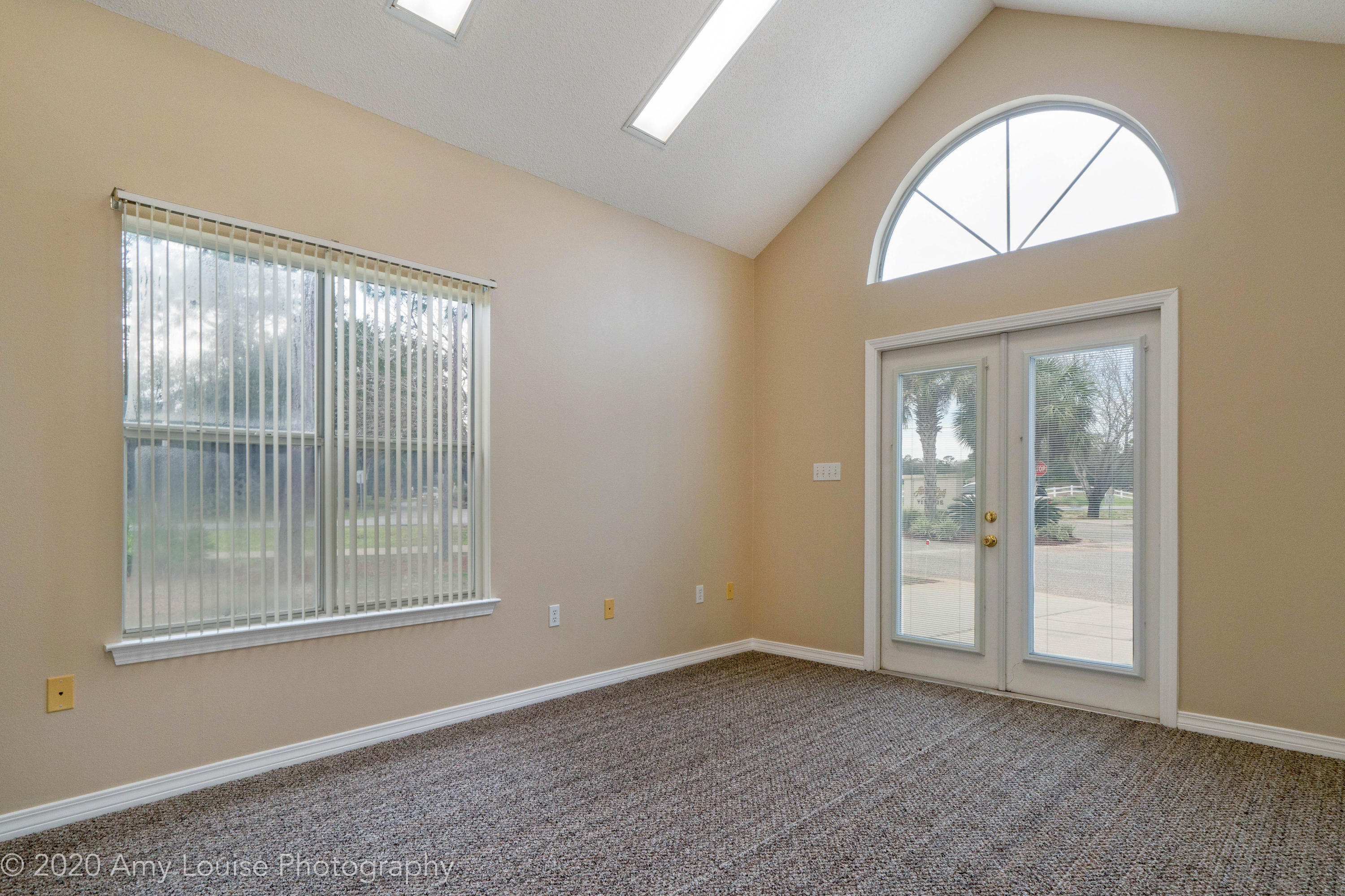 HIDDEN BAY VILLAGE - Residential