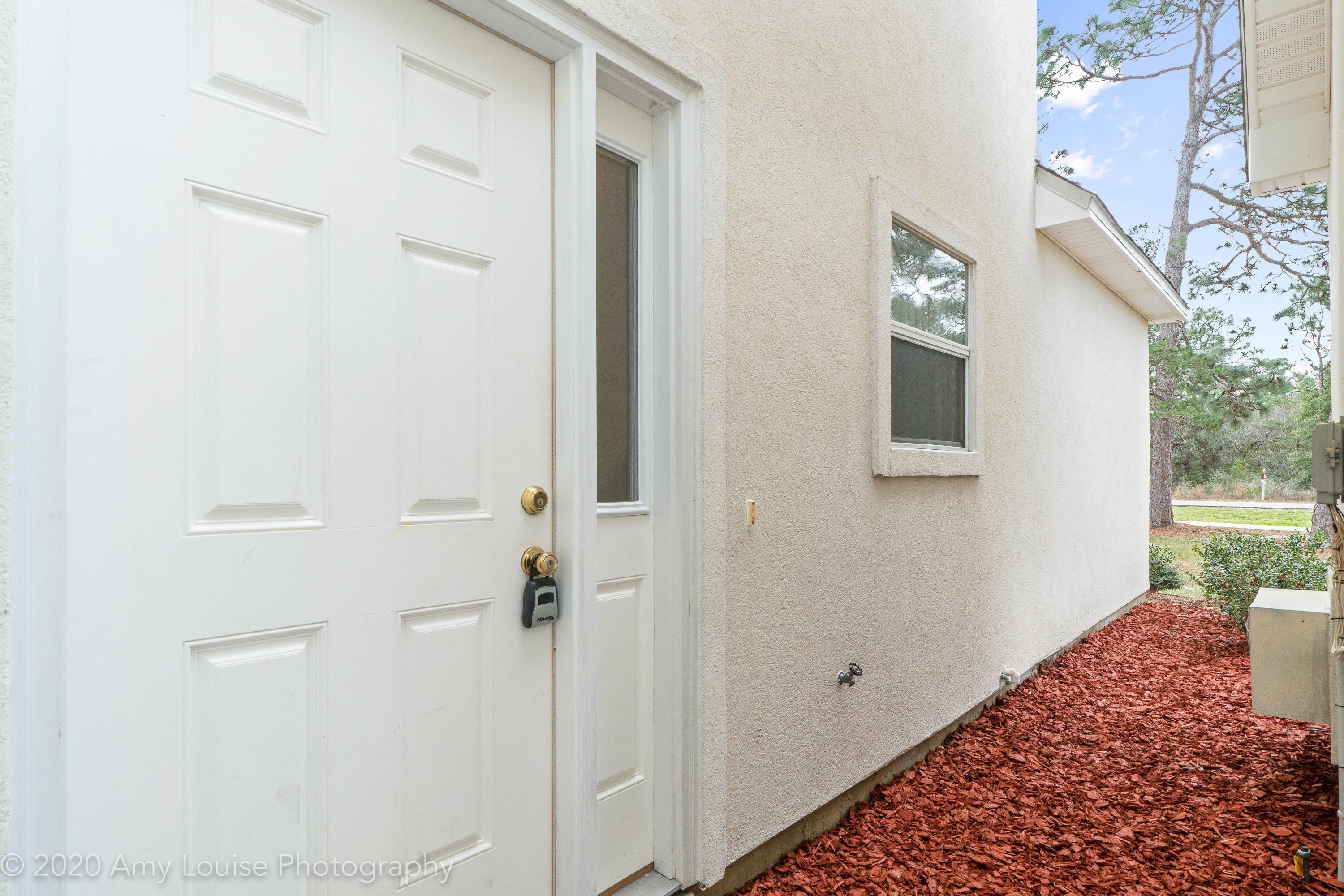 HIDDEN BAY VILLAGE - Residential