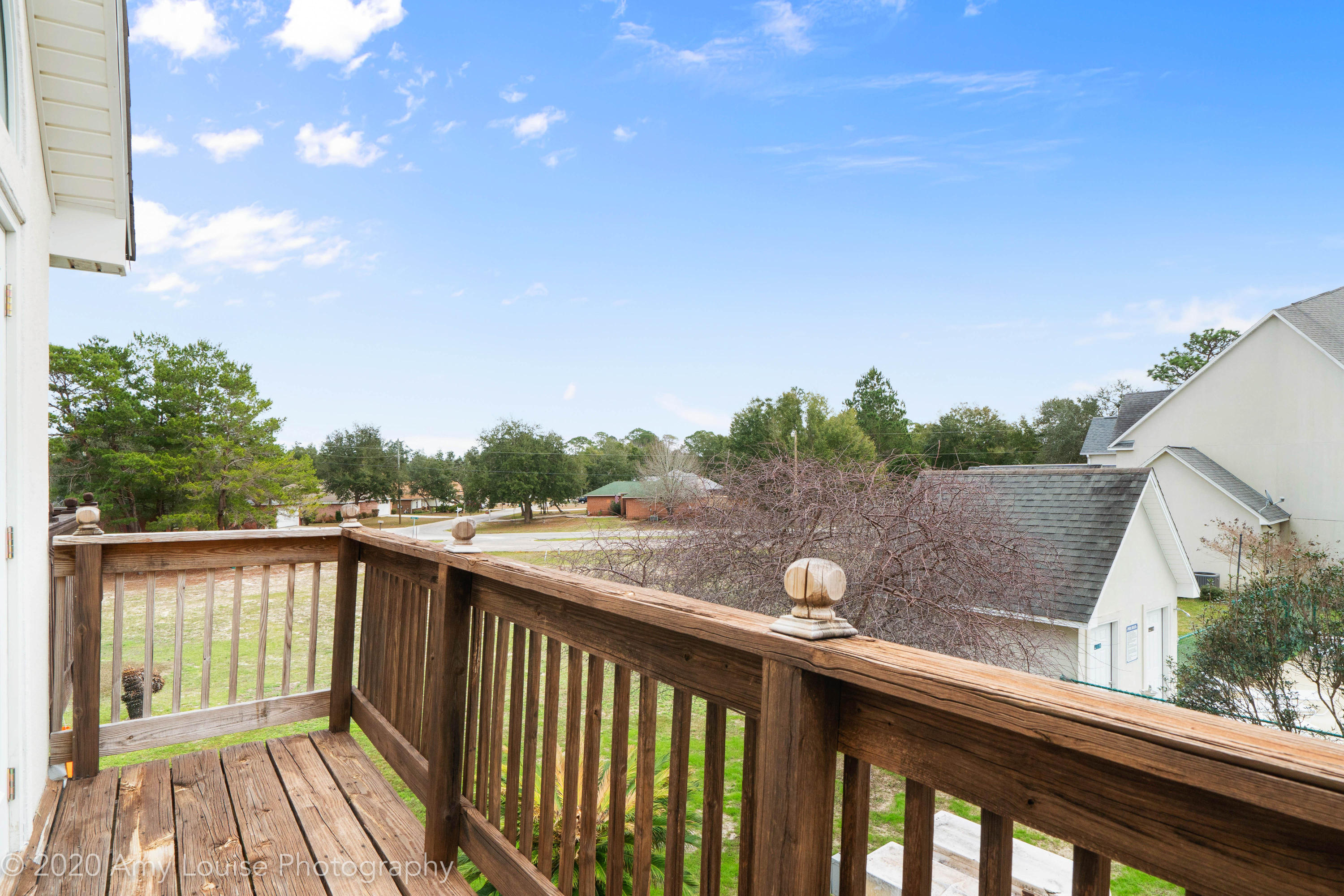 HIDDEN BAY VILLAGE - Residential