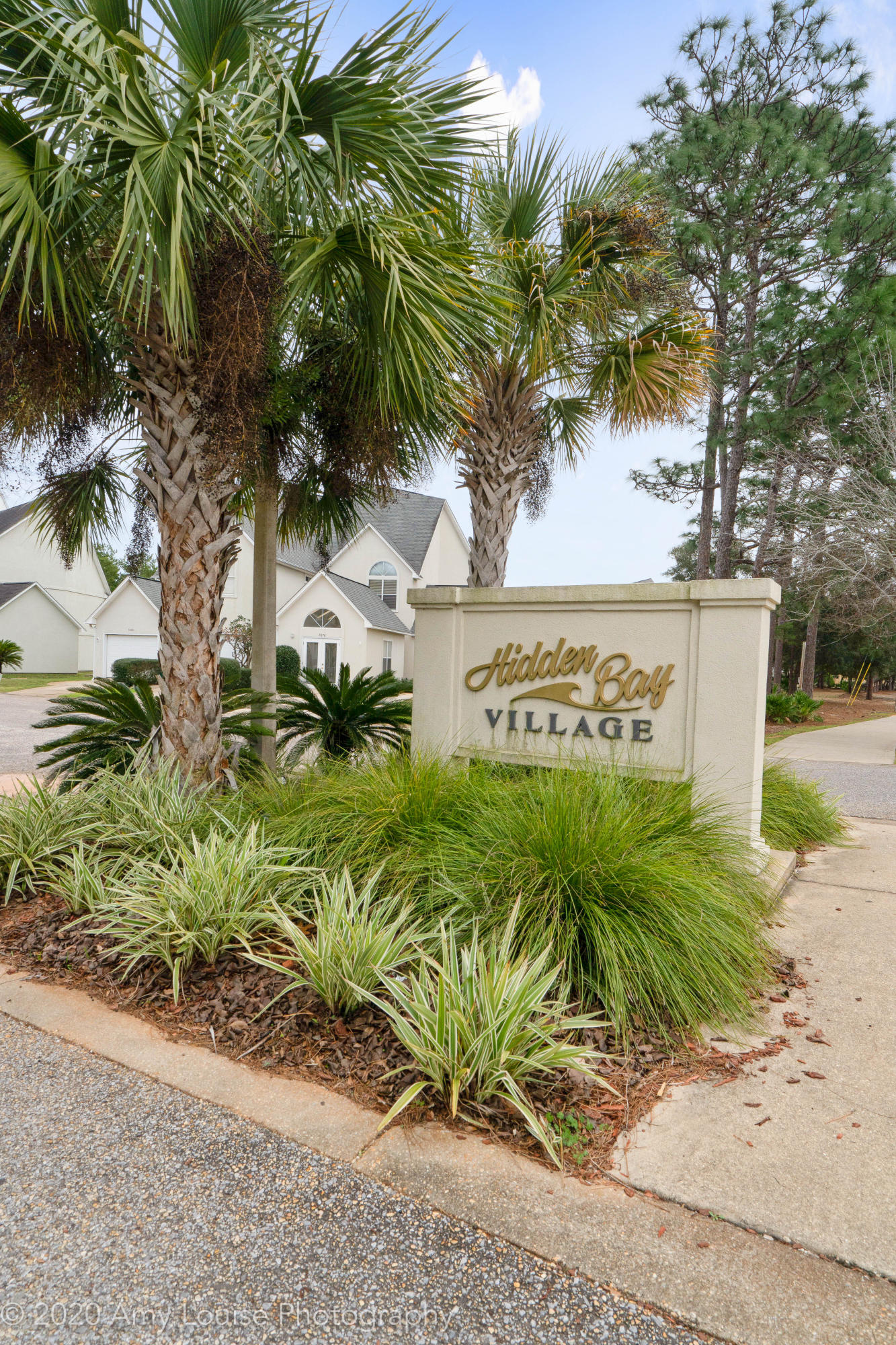 HIDDEN BAY VILLAGE - Residential