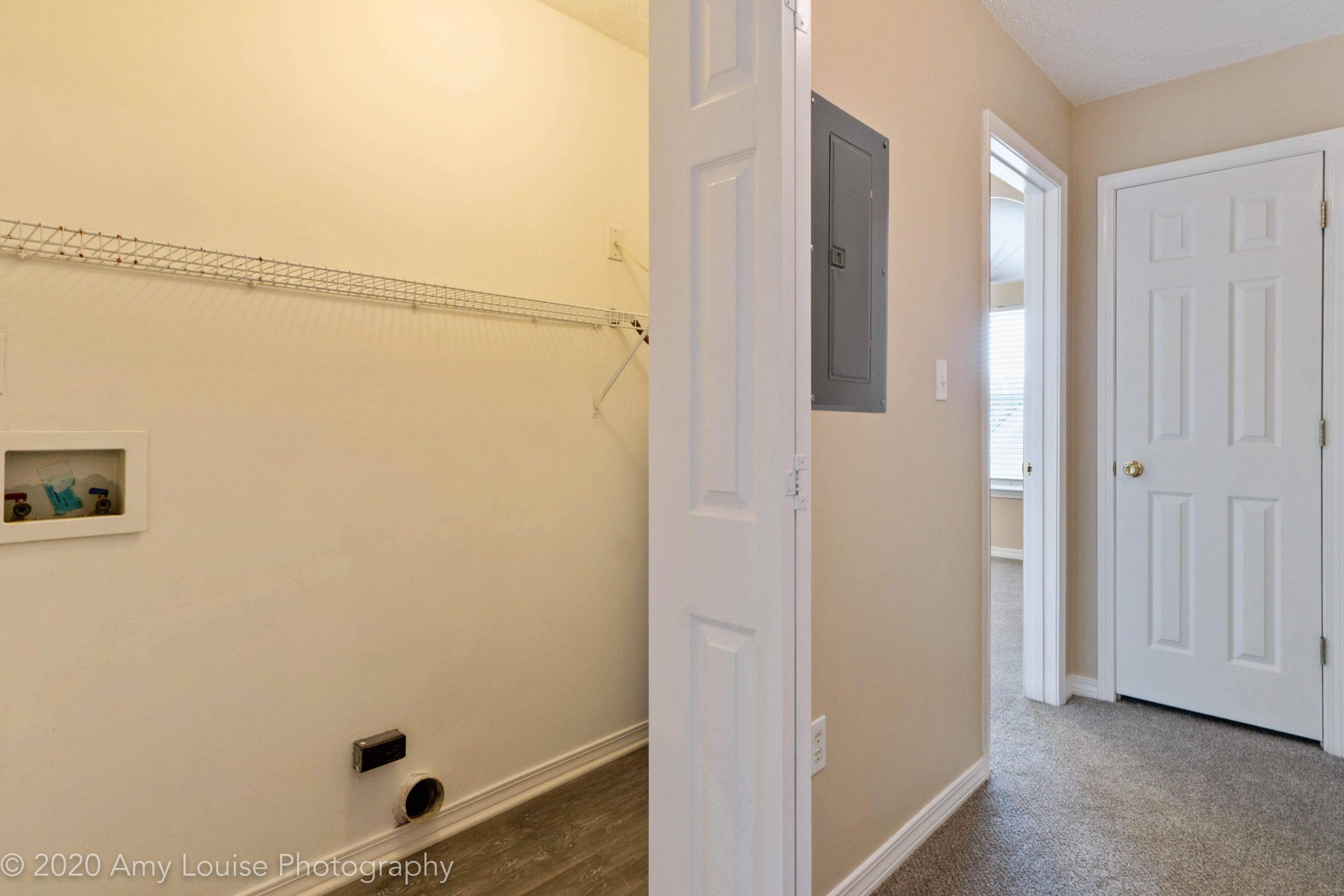 HIDDEN BAY VILLAGE - Residential