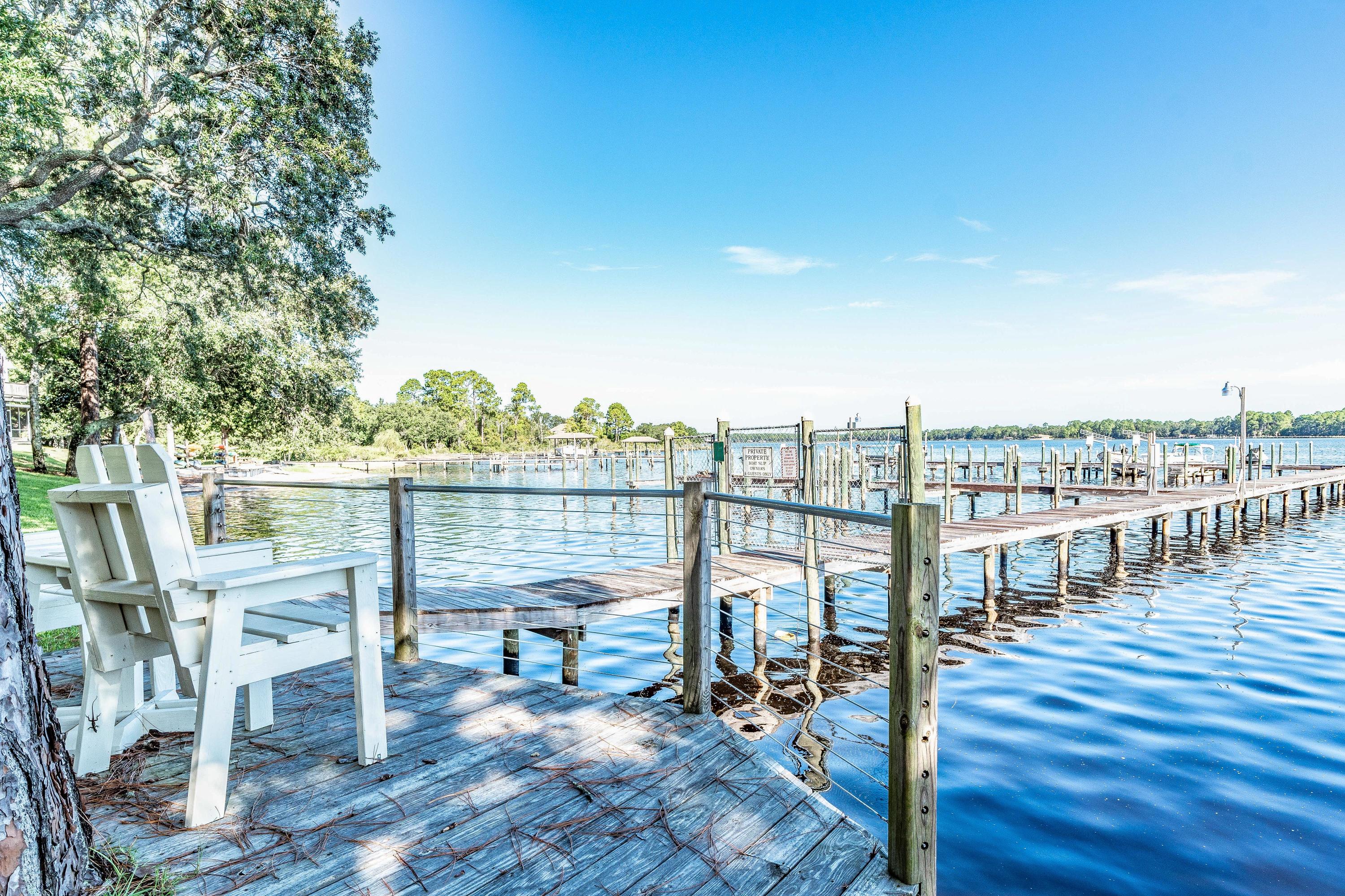 HIDDEN BAY VILLAGE - Residential