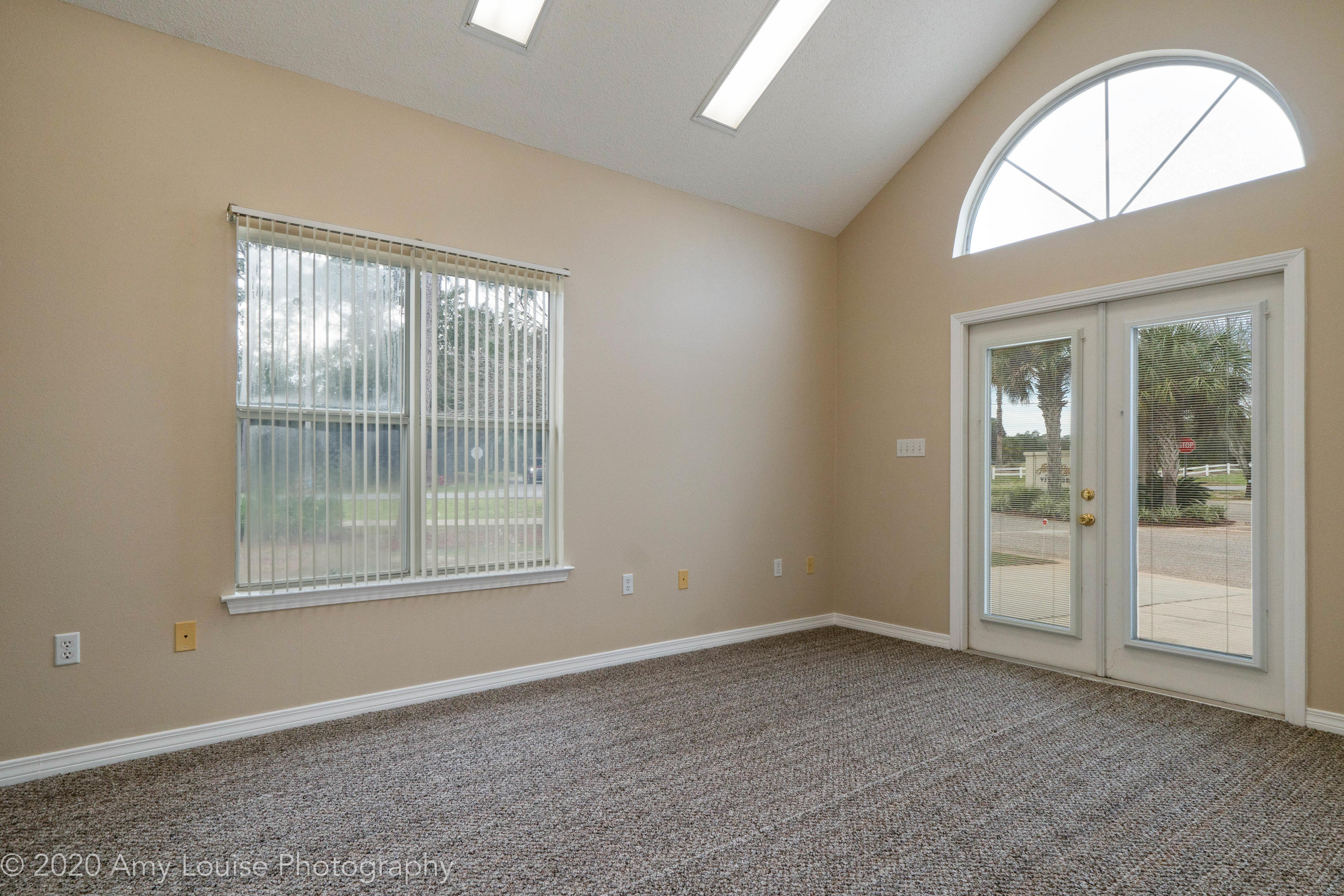 HIDDEN BAY VILLAGE - Residential