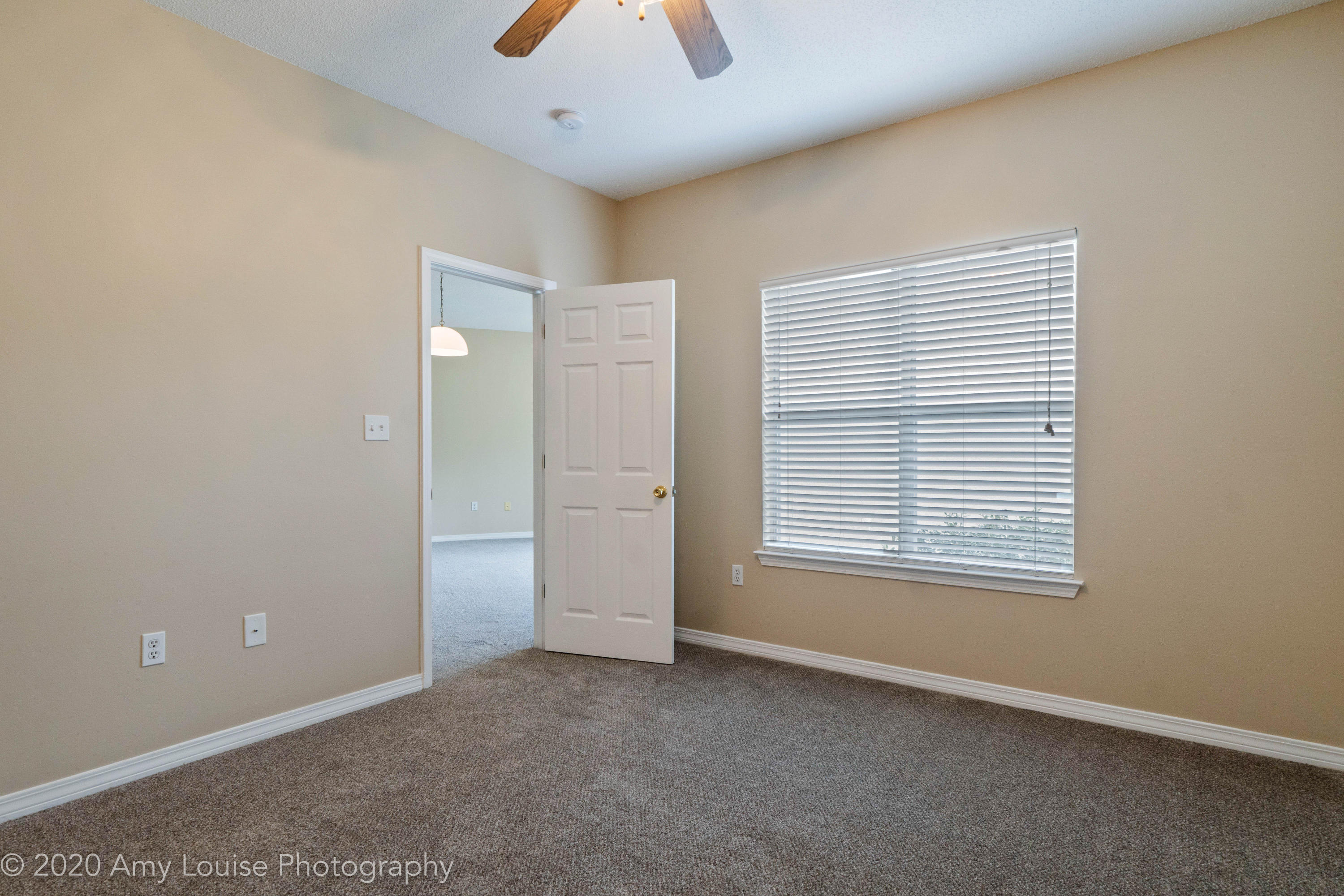 HIDDEN BAY VILLAGE - Residential