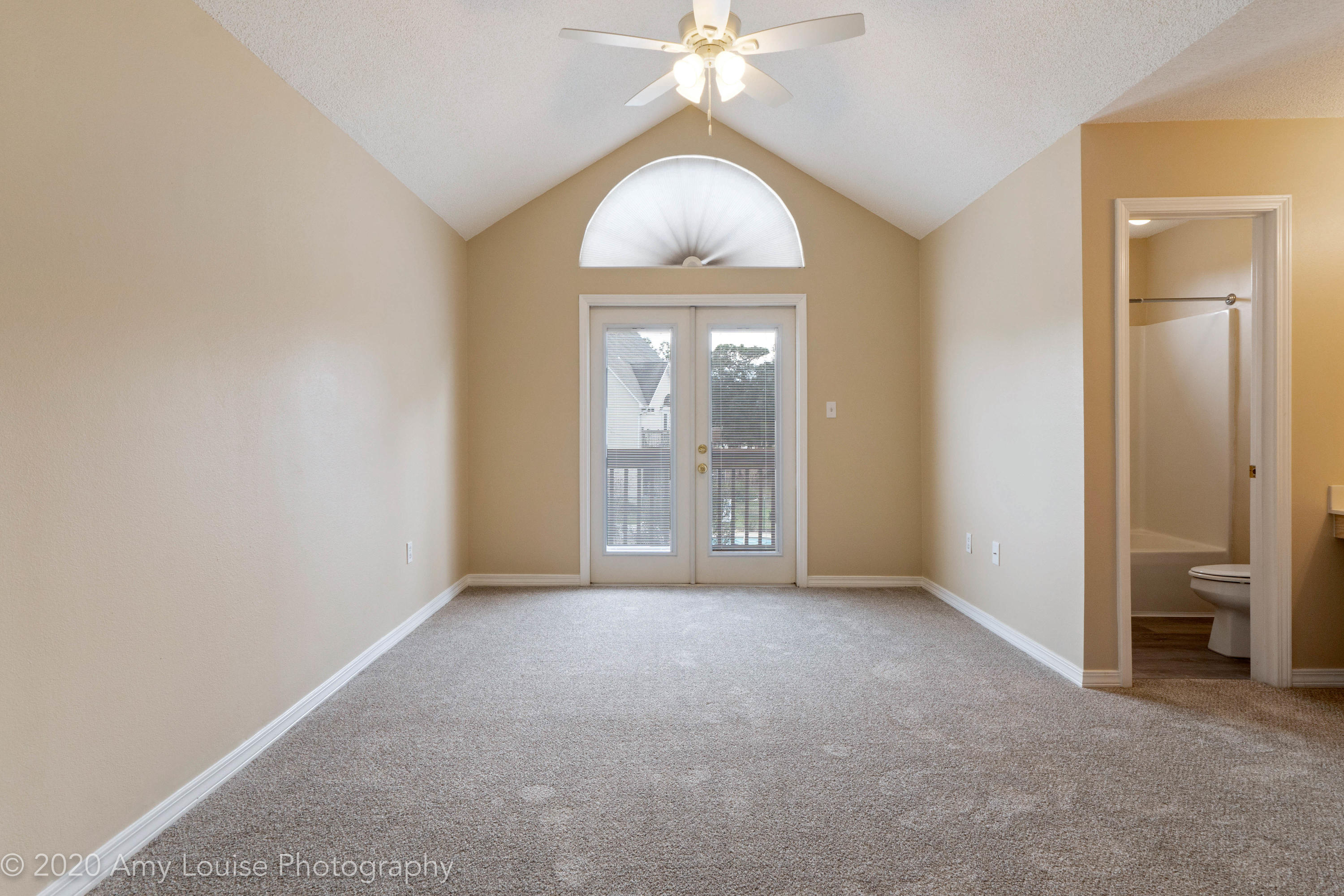 HIDDEN BAY VILLAGE - Residential