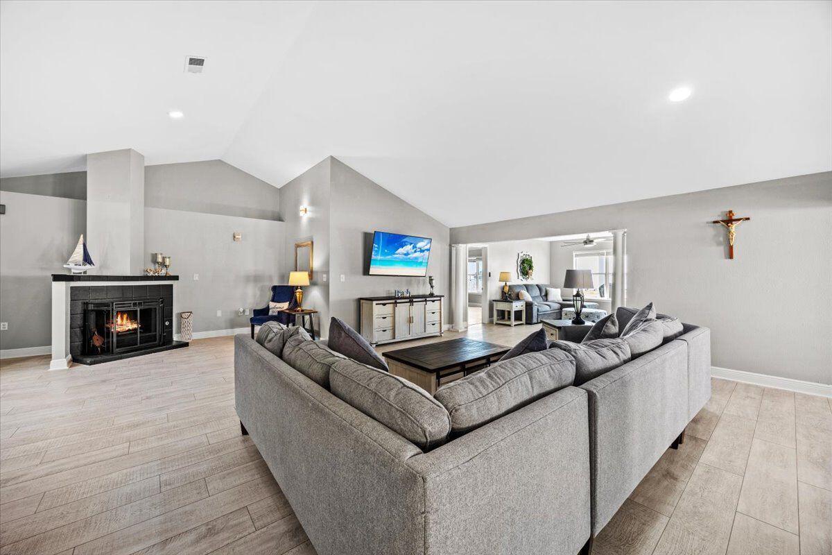 EMERALD POINTE PLAT 3 - Residential