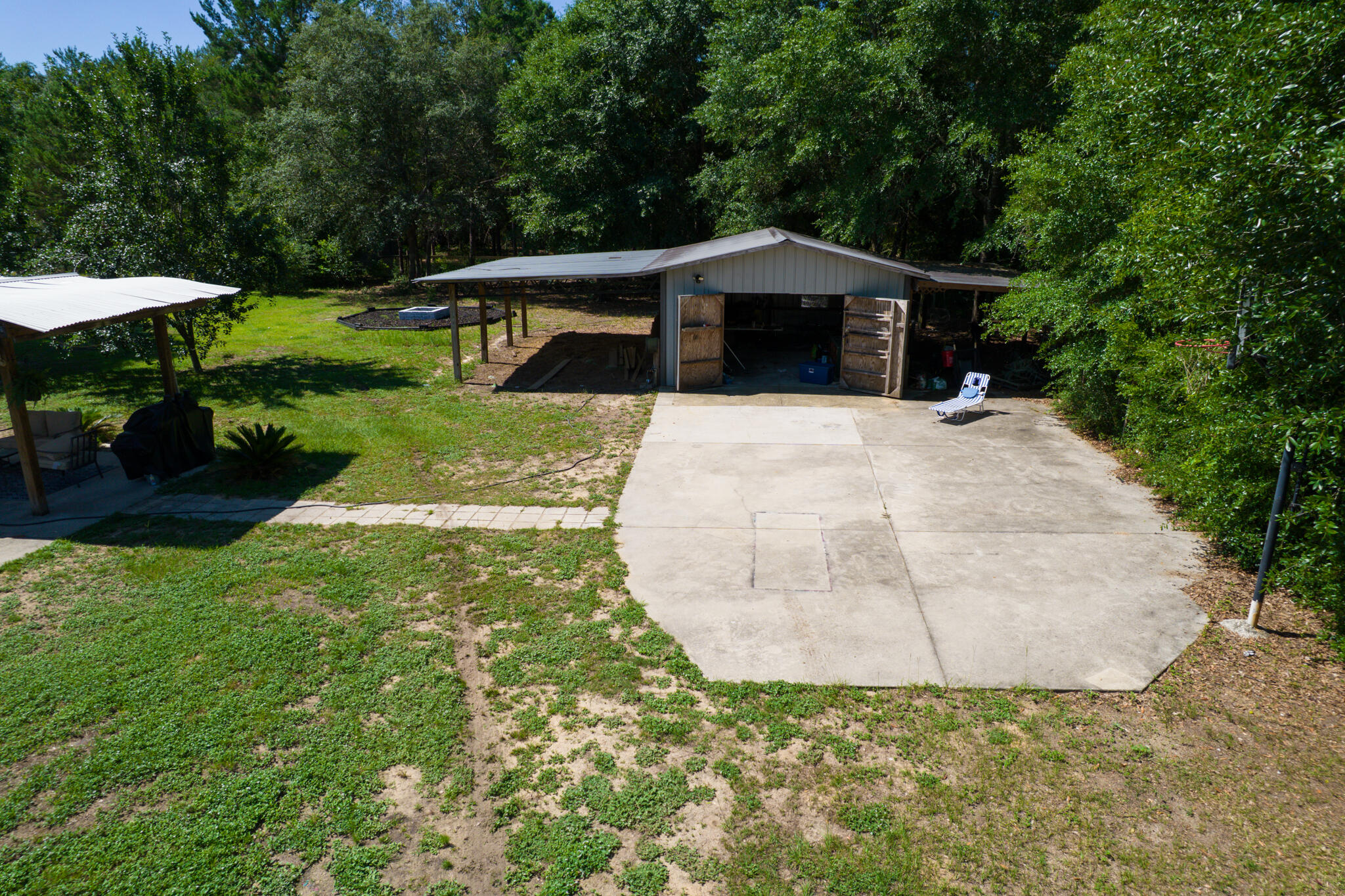 COUNTRY BREEZE EST LOT 2 - Residential