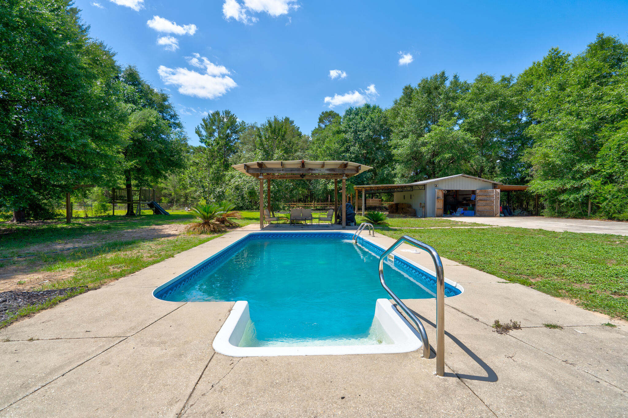 COUNTRY BREEZE EST LOT 2 - Residential