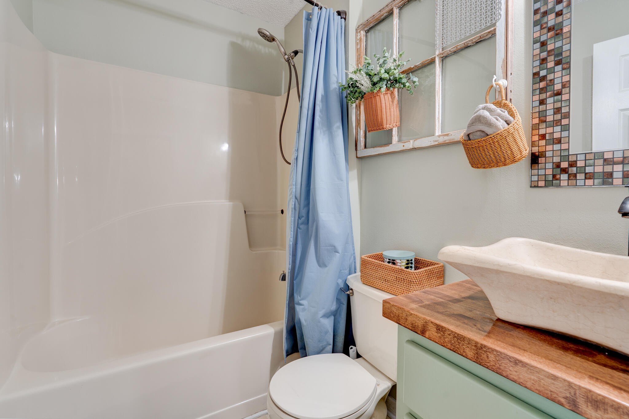 COUNTRY BREEZE EST LOT 2 - Residential