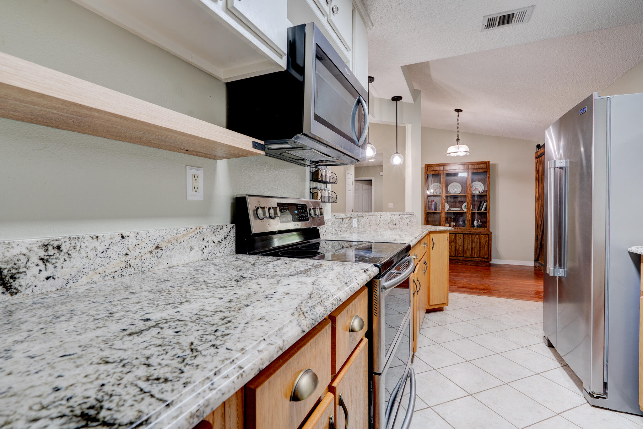 COUNTRY BREEZE EST LOT 2 - Residential