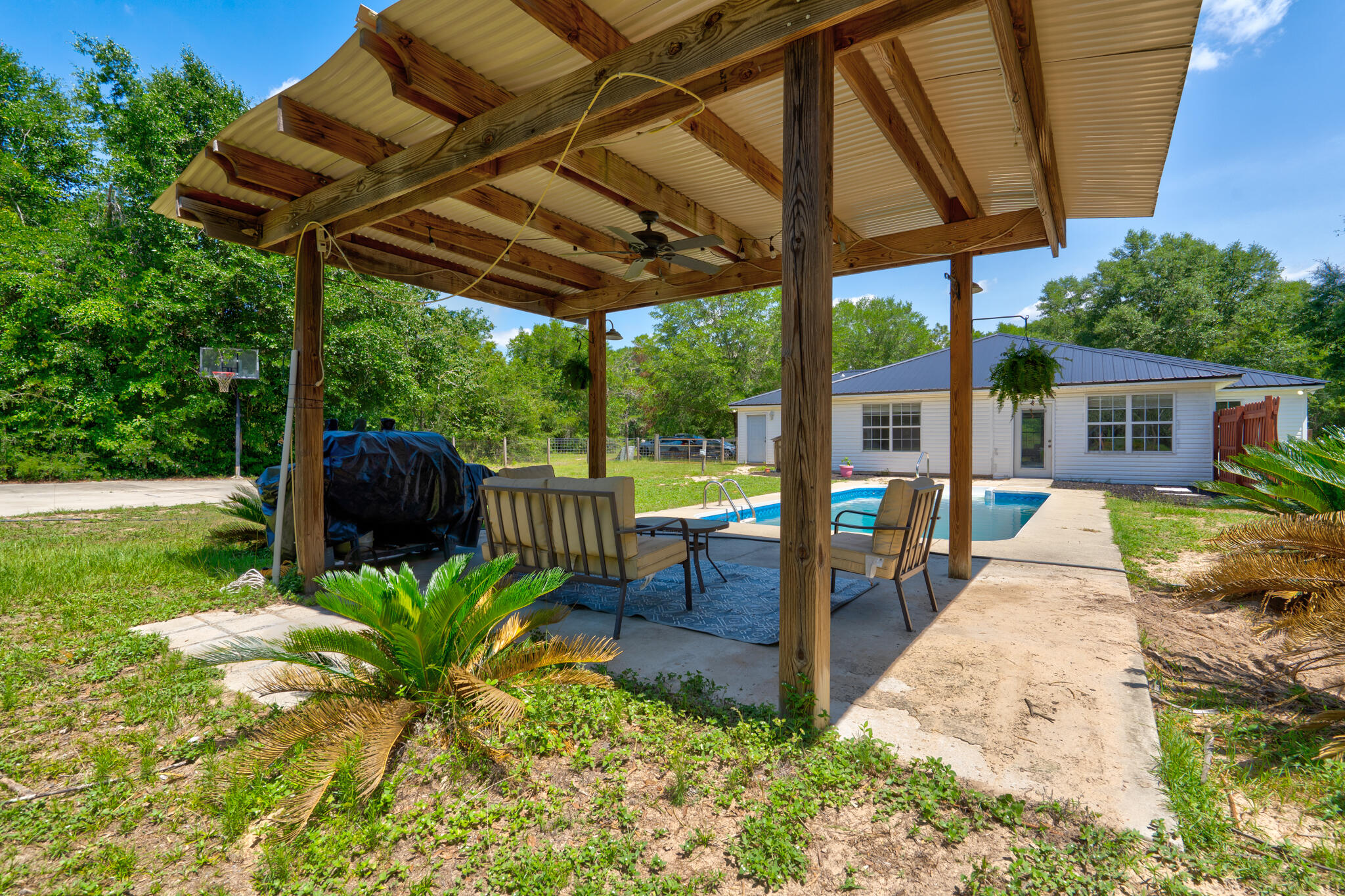 COUNTRY BREEZE EST LOT 2 - Residential