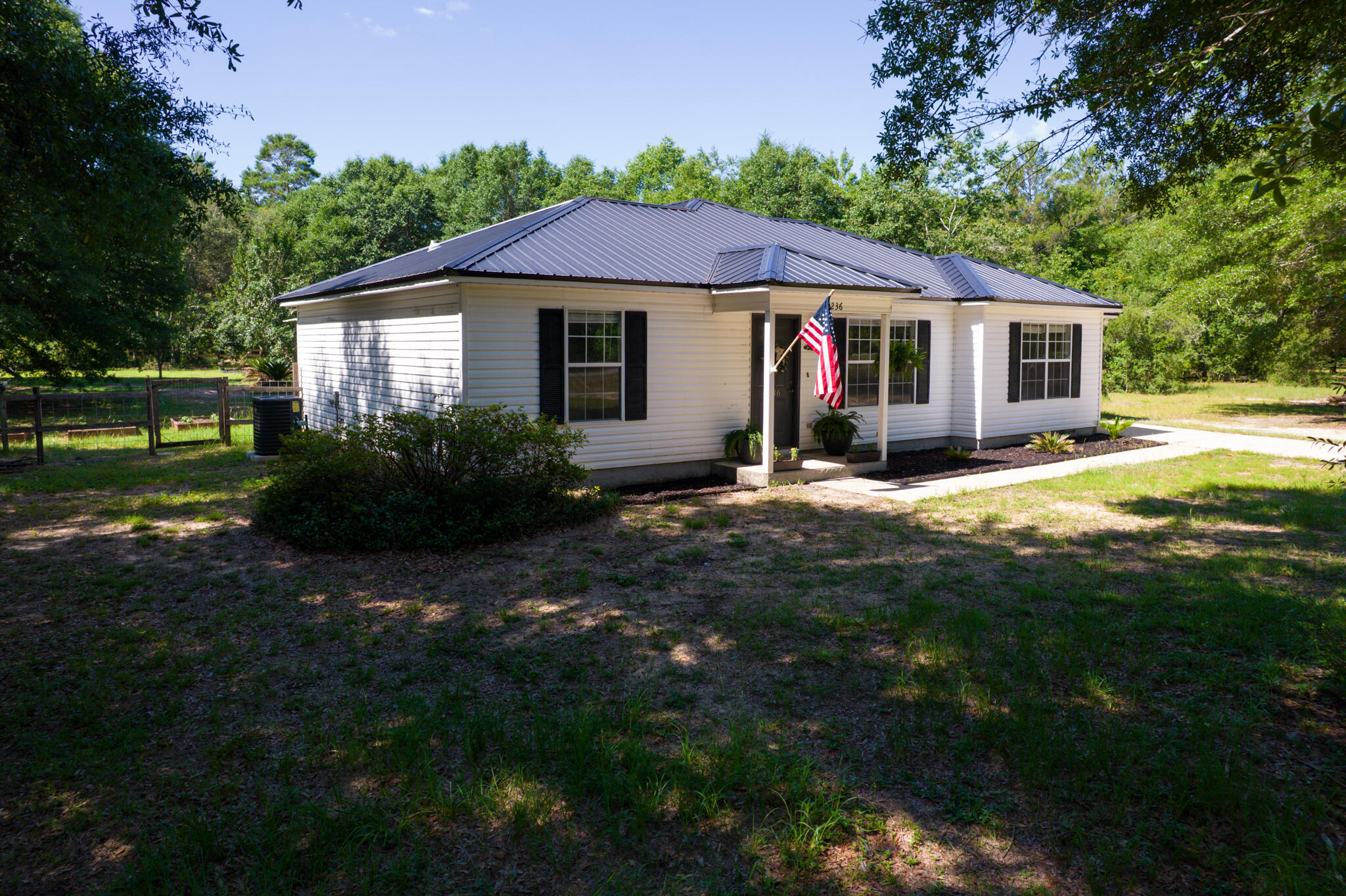 COUNTRY BREEZE EST LOT 2 - Residential