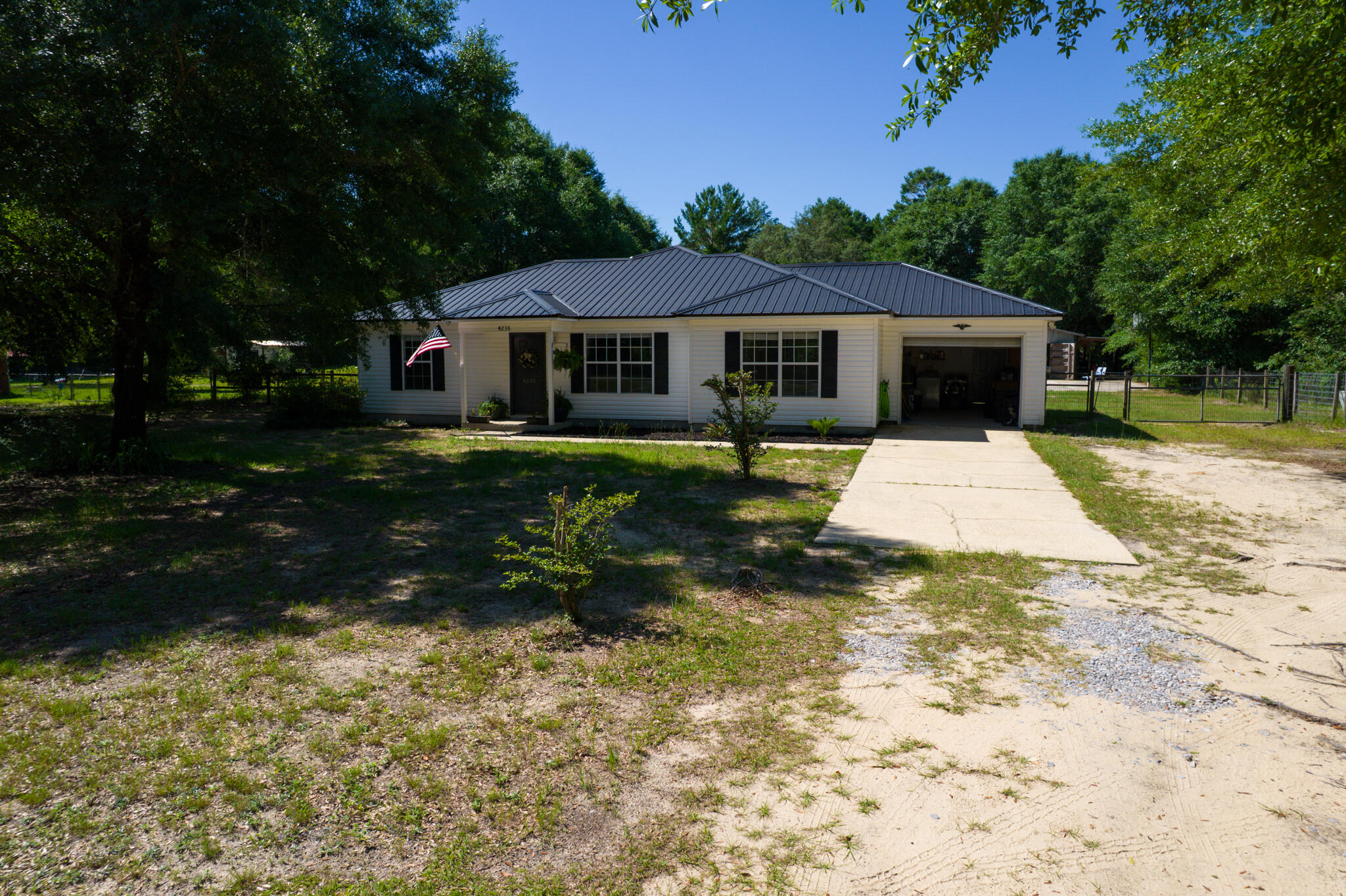 COUNTRY BREEZE EST LOT 2 - Residential