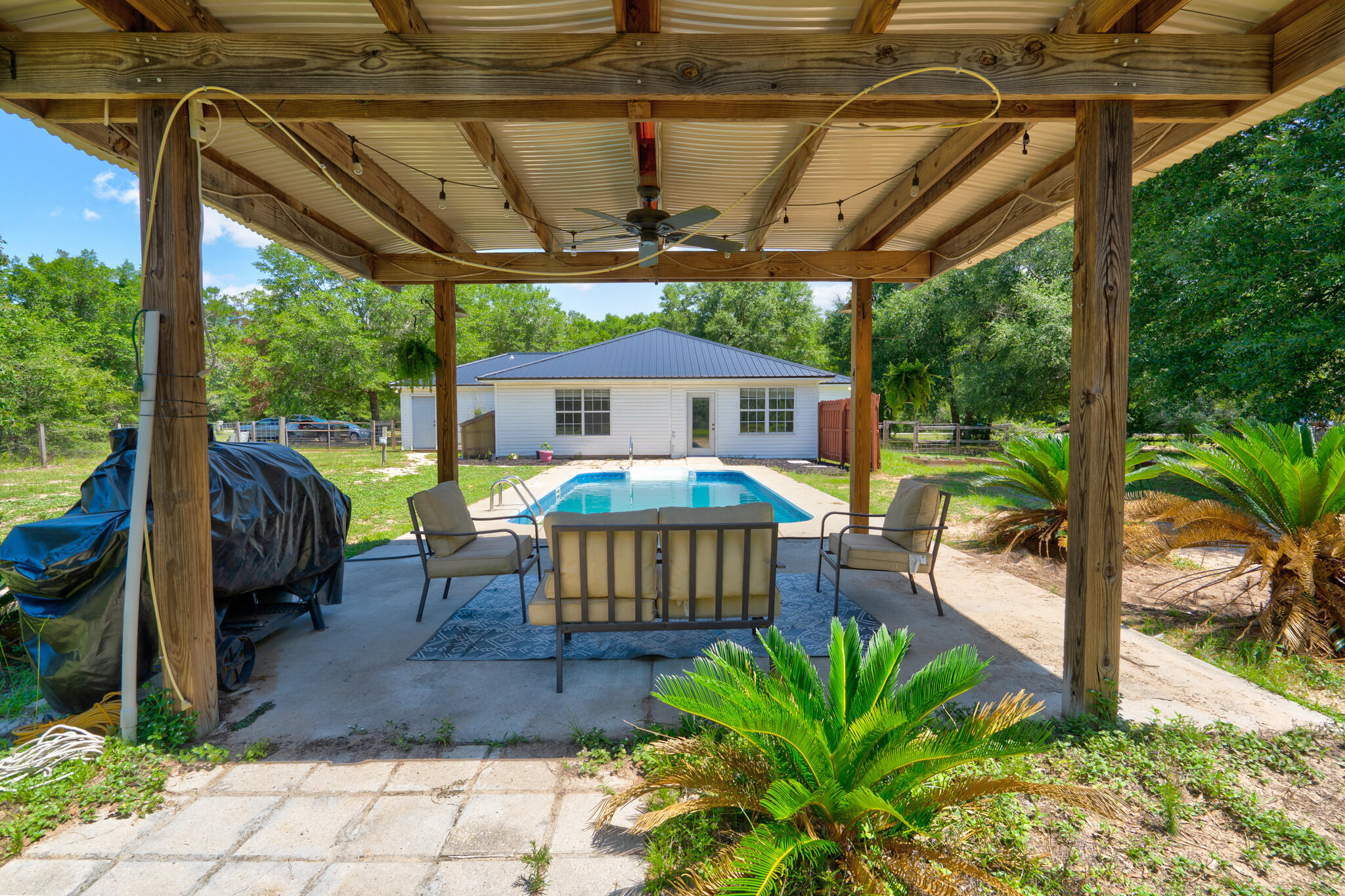 COUNTRY BREEZE EST LOT 2 - Residential