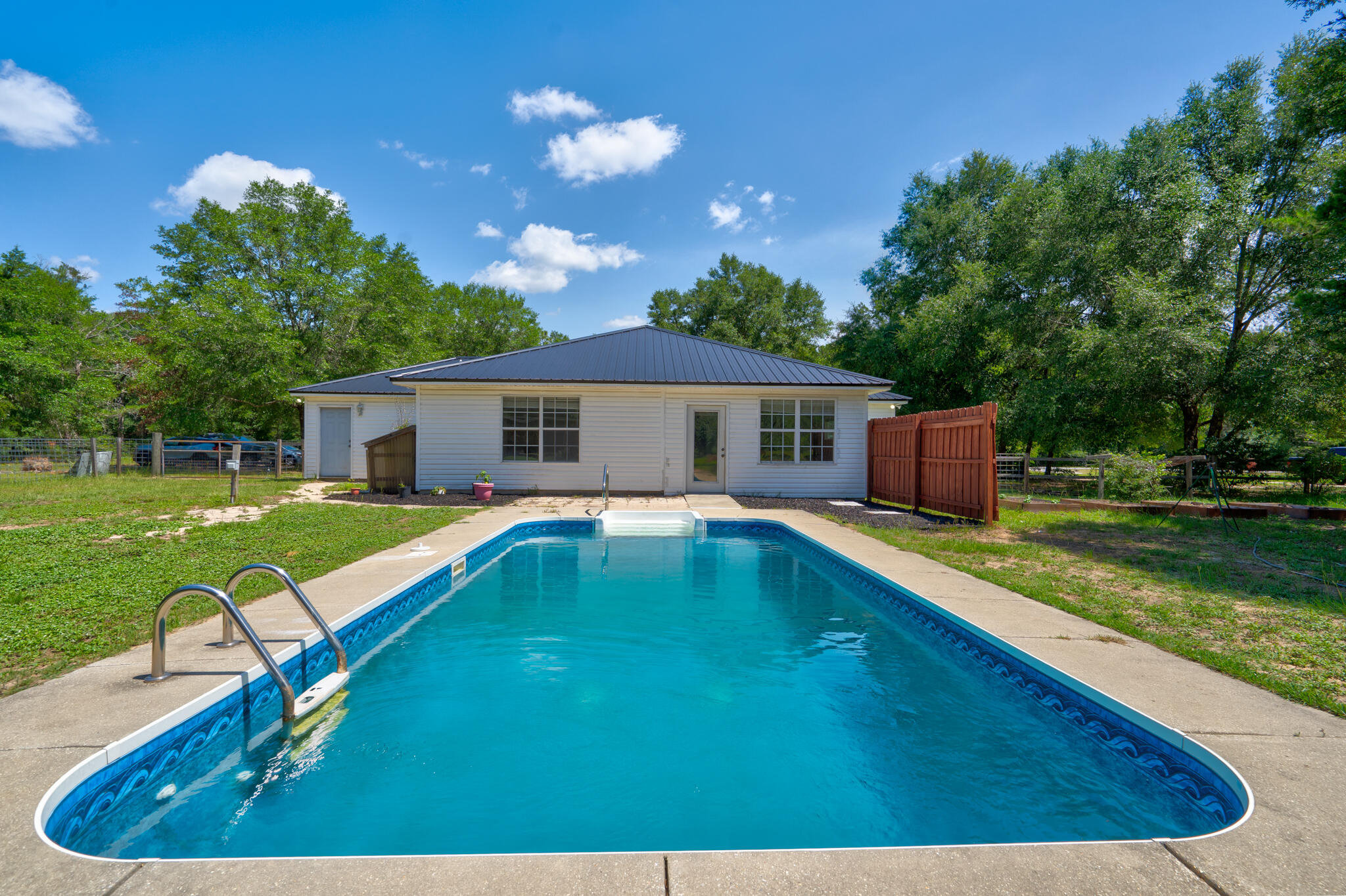 COUNTRY BREEZE EST LOT 2 - Residential