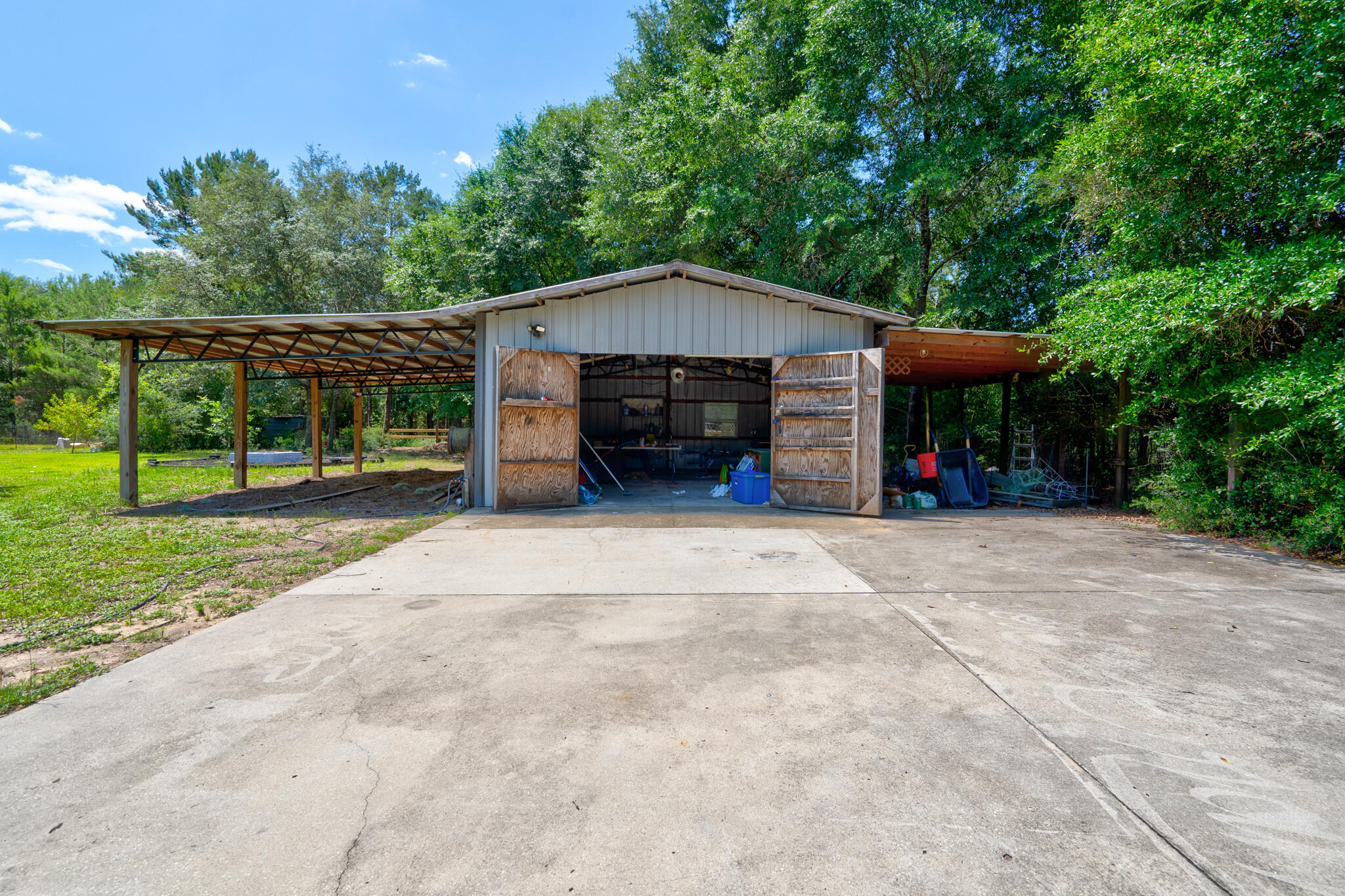 COUNTRY BREEZE EST LOT 2 - Residential