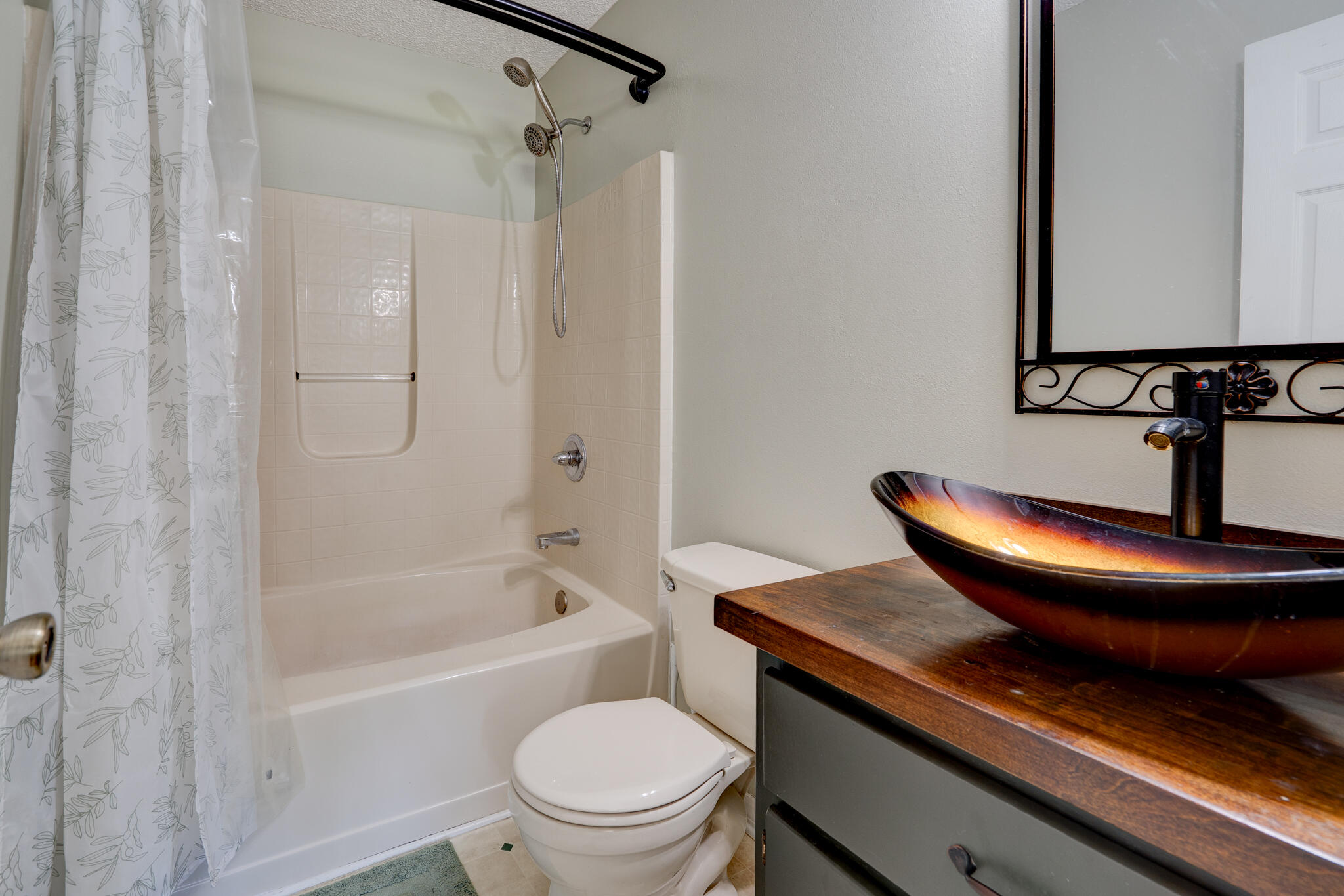 COUNTRY BREEZE EST LOT 2 - Residential