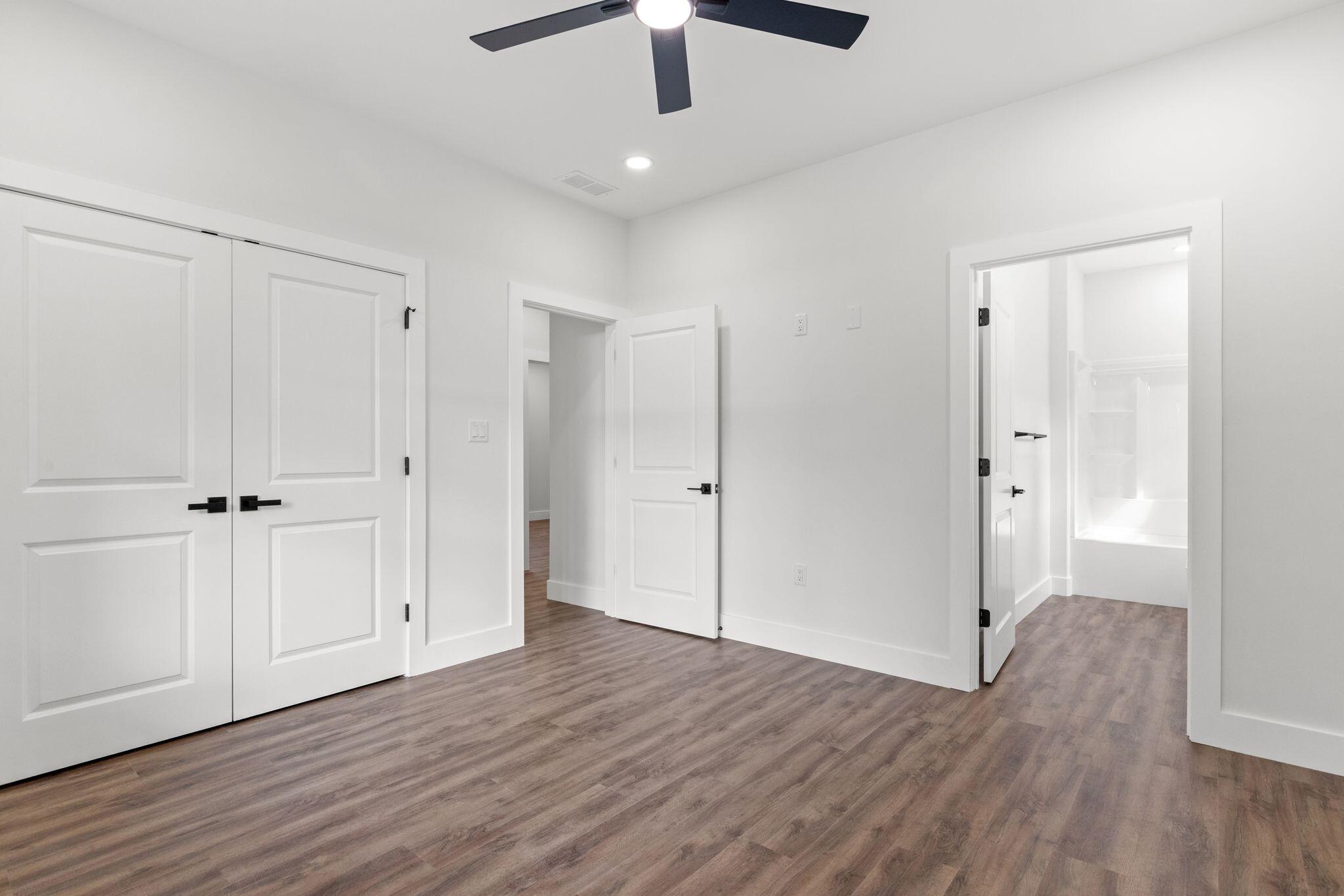 TOWN OF SANTA ROSA - Residential