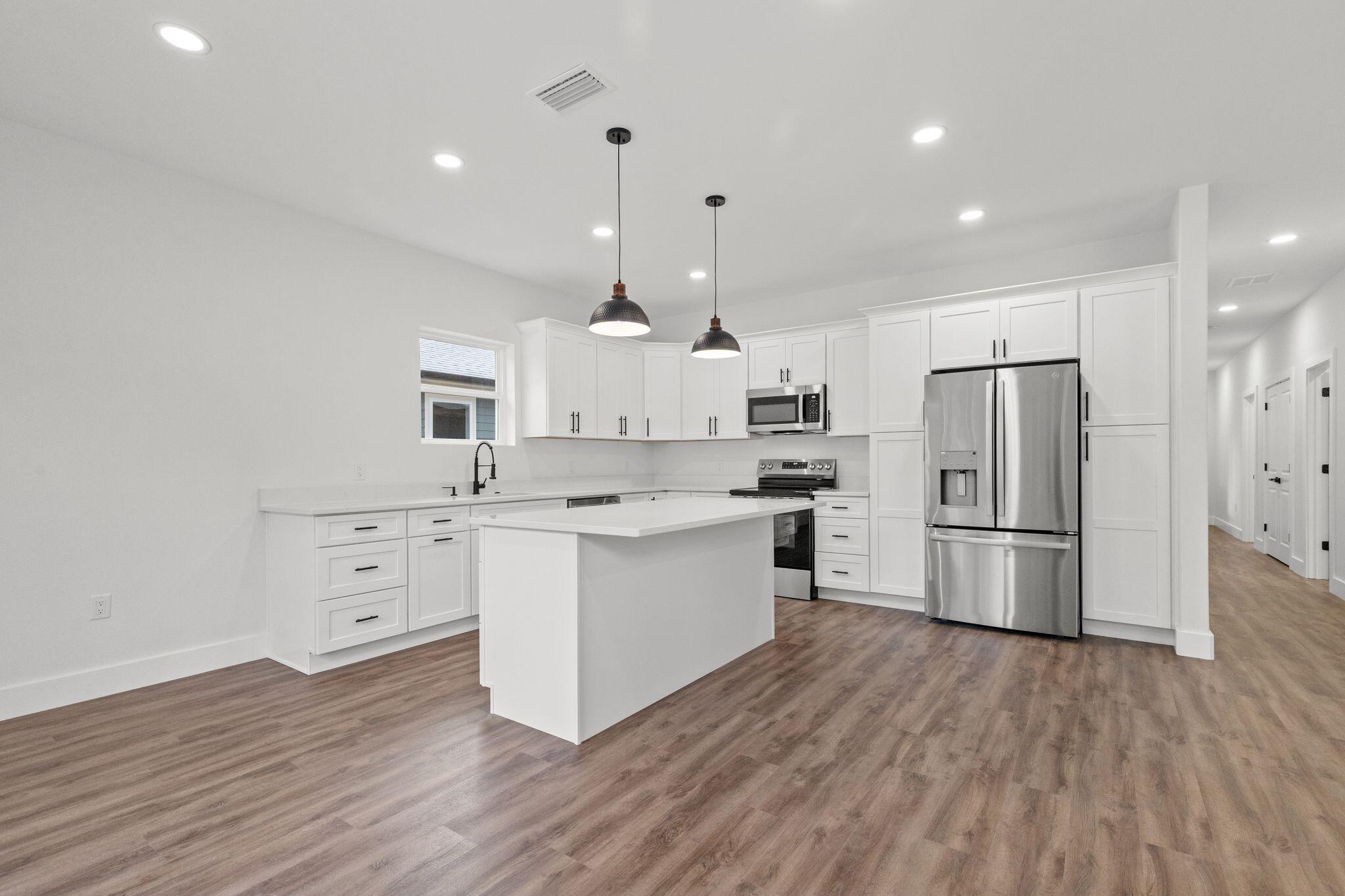 TOWN OF SANTA ROSA - Residential