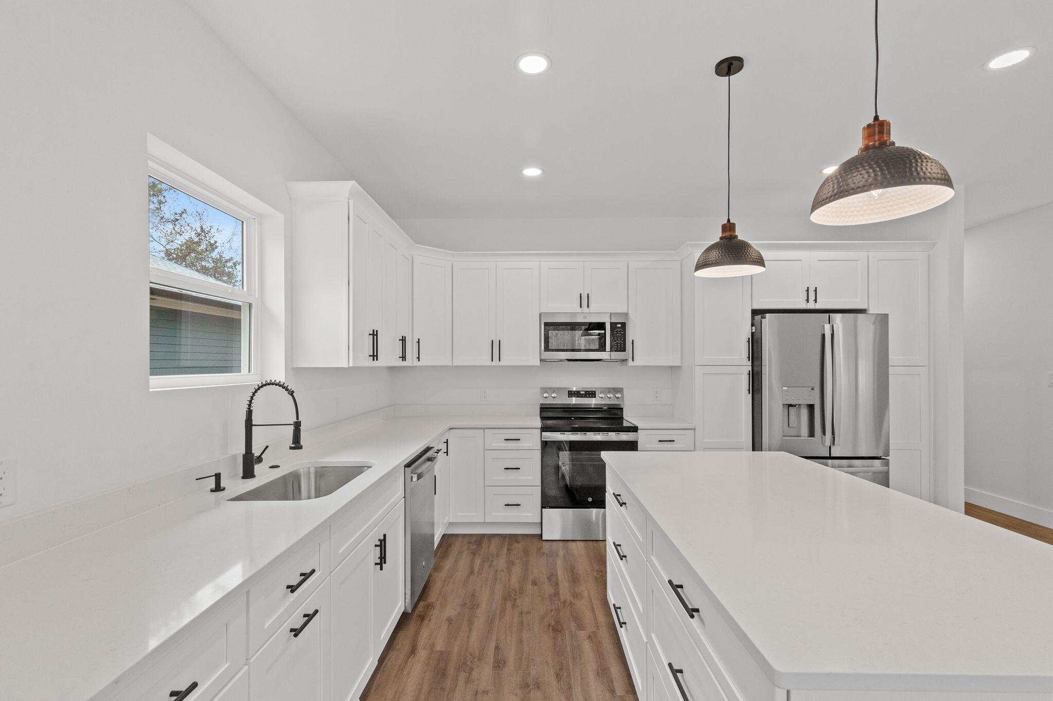 TOWN OF SANTA ROSA - Residential