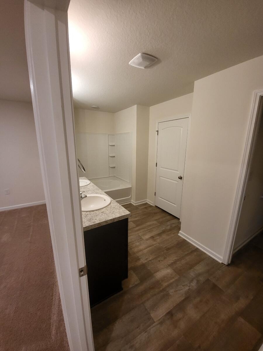 Redstone Commons - Residential Lease