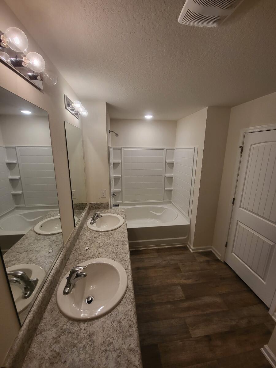 Redstone Commons - Residential Lease