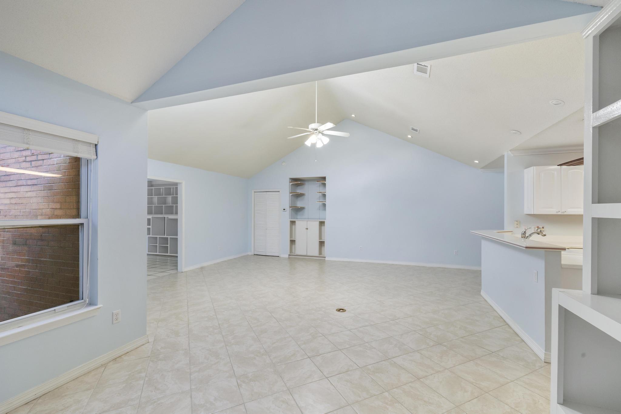 IVALEA GARDENS - Residential