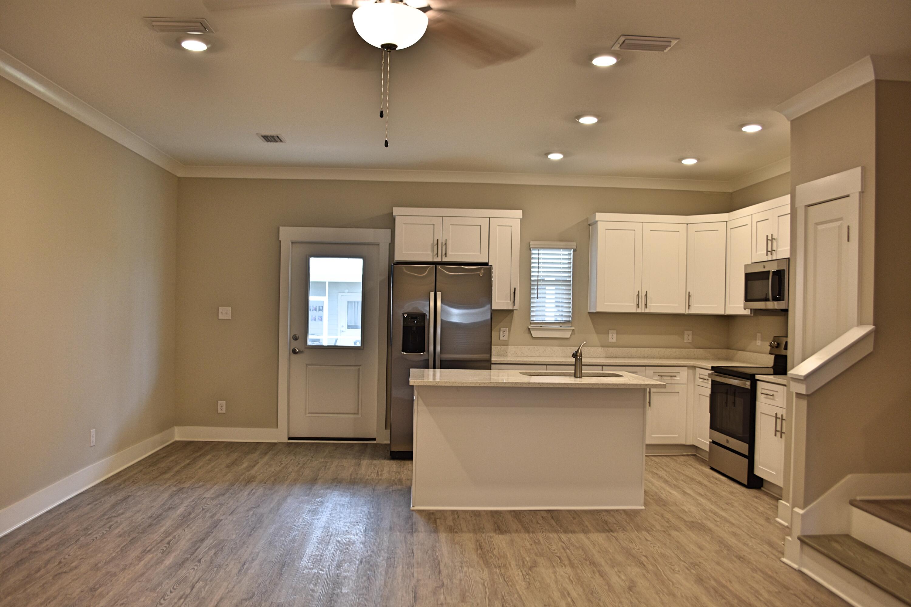 VERANDAS OF FREEPORT, THE - Residential Lease