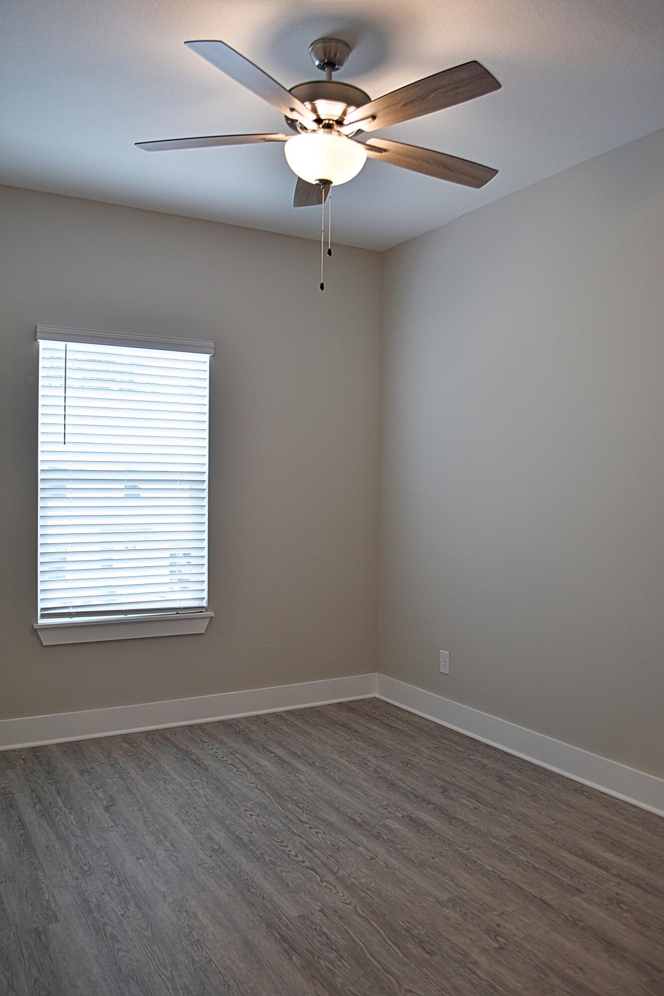 VERANDAS OF FREEPORT, THE - Residential Lease