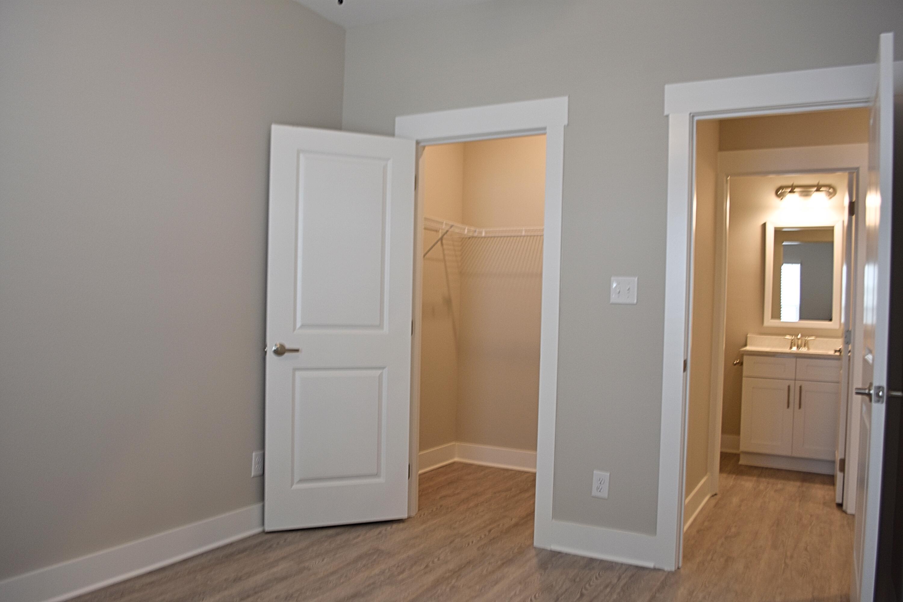 VERANDAS OF FREEPORT, THE - Residential Lease