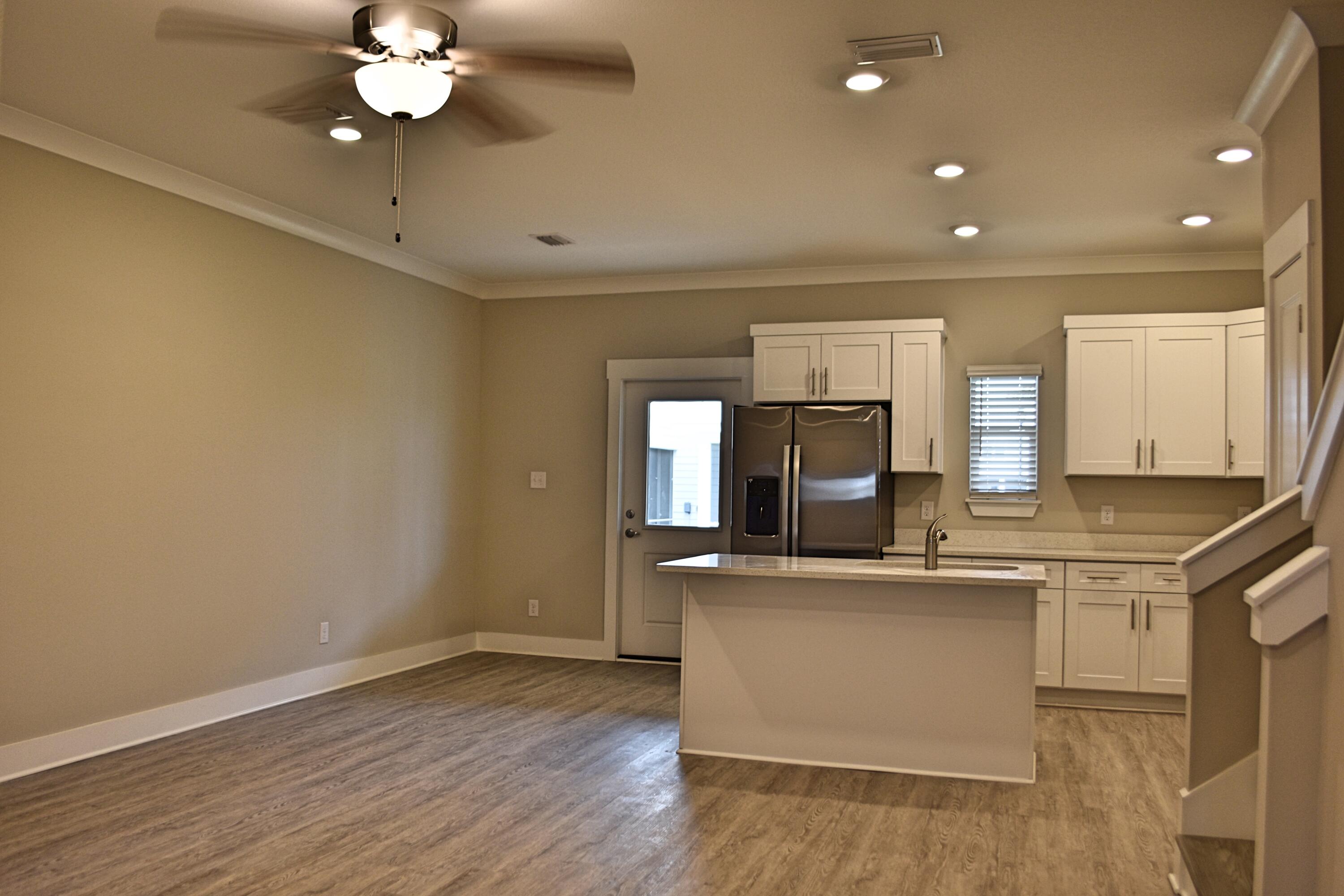 VERANDAS OF FREEPORT, THE - Residential Lease