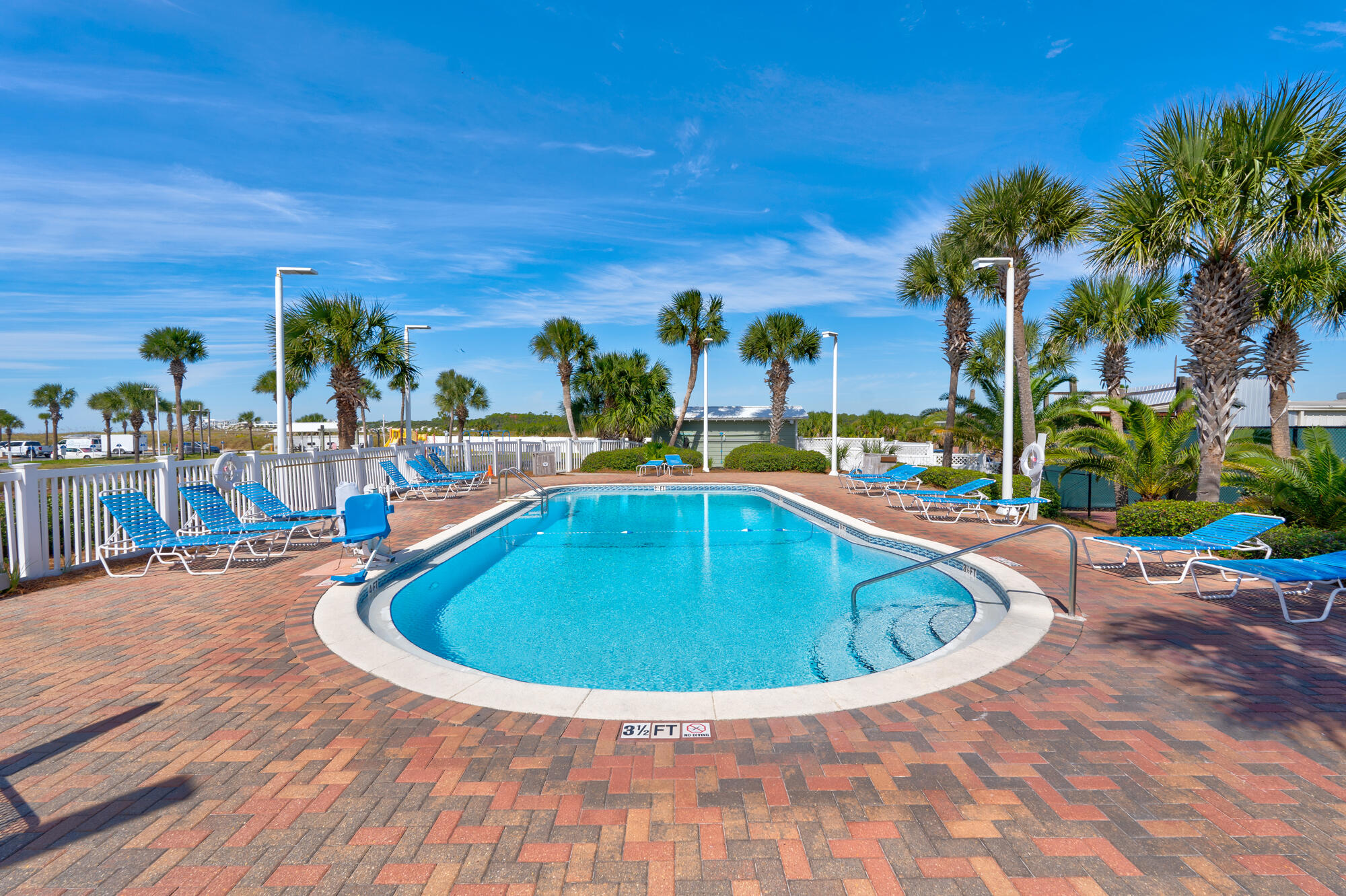 PINNACLE PORT - Residential