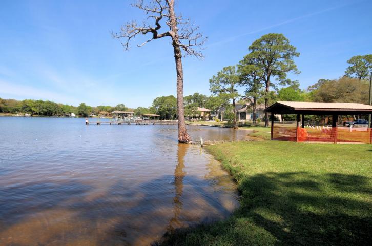 BAYOU POQUITO - Land