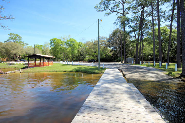 BAYOU POQUITO - Land