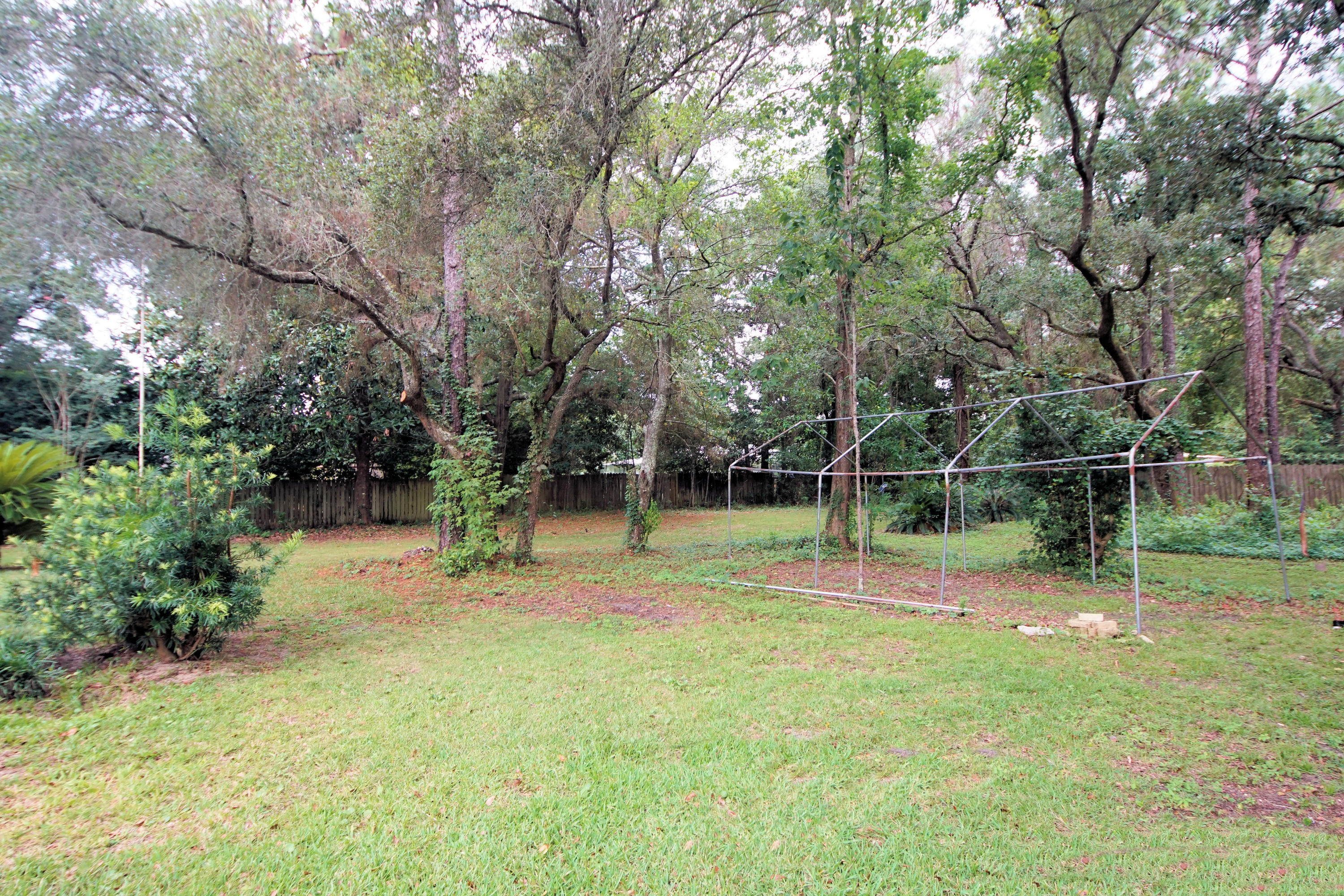 BAYOU POQUITO - Land