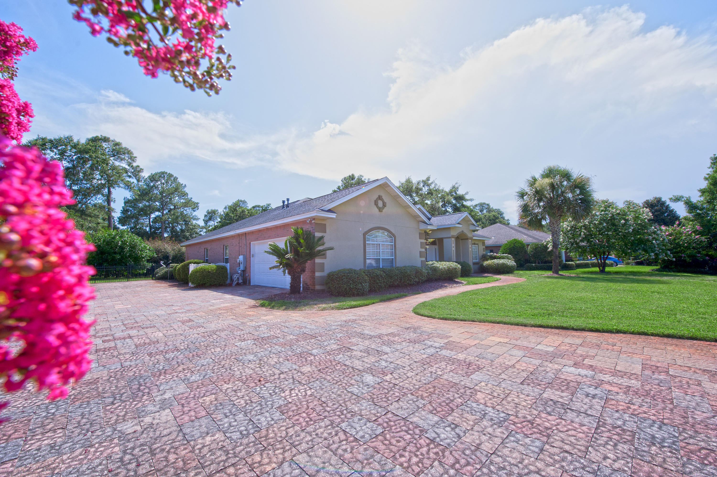 GLENLAKE PH 1 - Residential