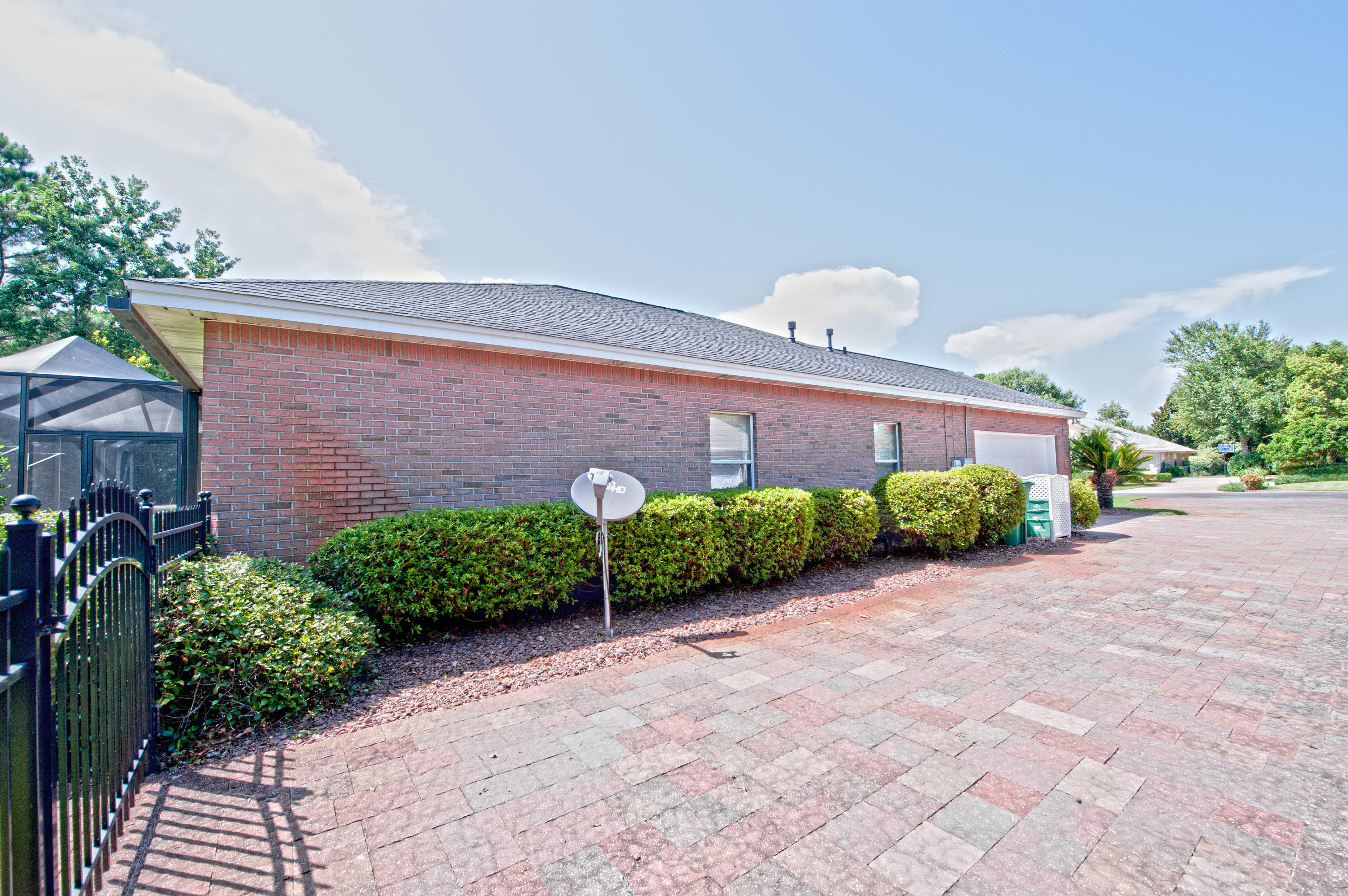 GLENLAKE PH 1 - Residential