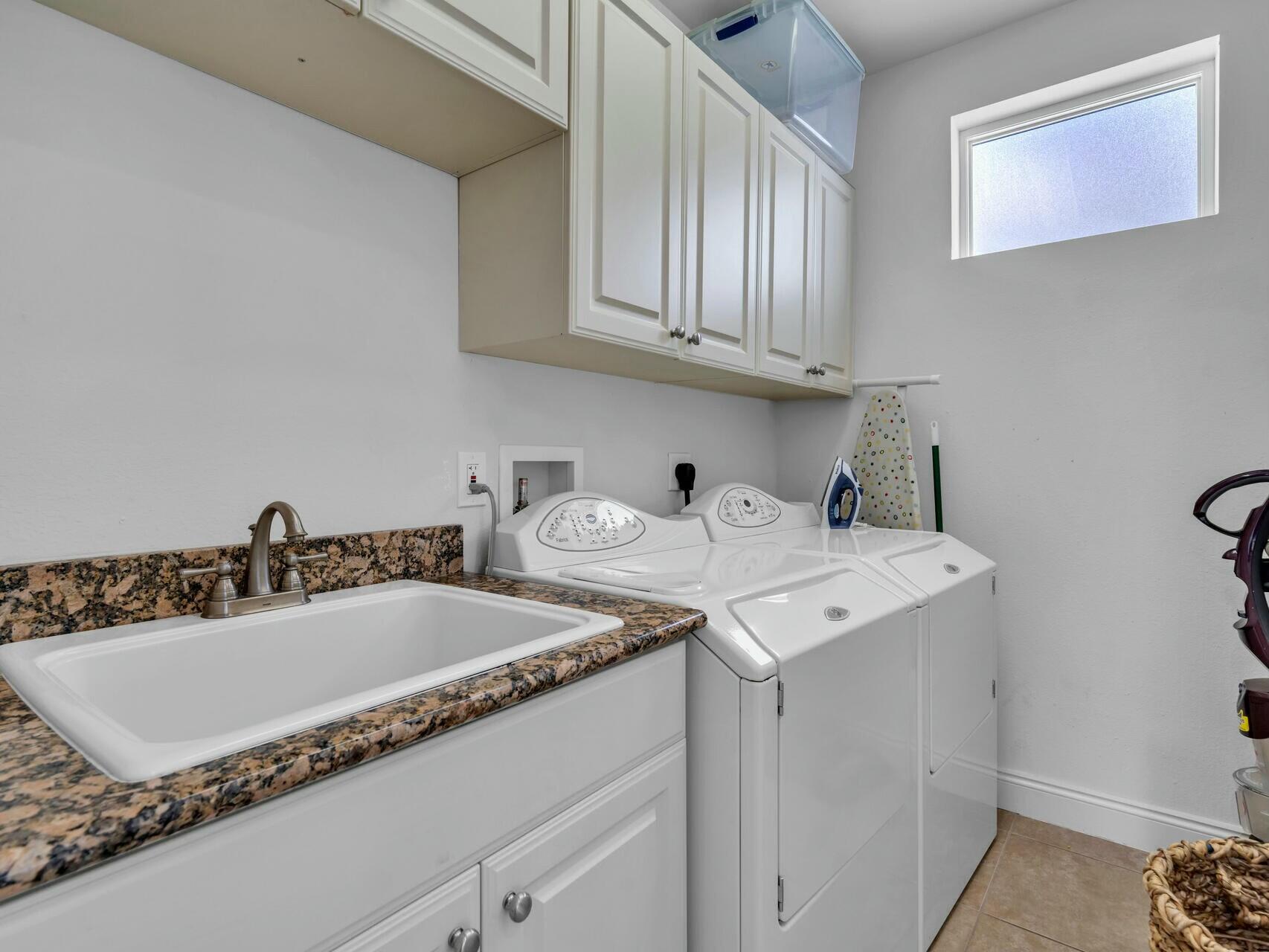 LAGUNA BEACH ESTATES 2ND ADDN - Residential